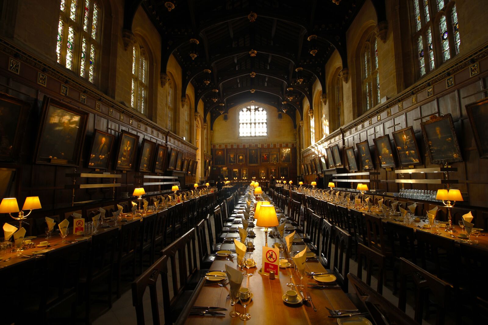 Canon EOS 600D (Rebel EOS T3i / EOS Kiss X5) + Canon EF-S 10-18mm F4.5–5.6 IS STM sample photo. Dining room, banquet, oxford photography