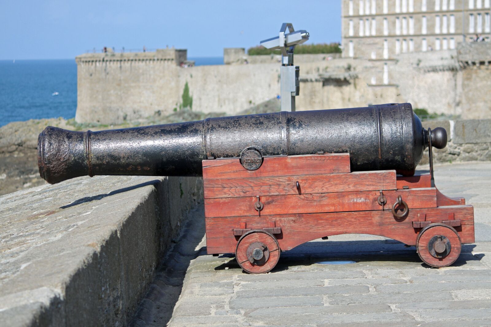 Canon EOS 50D sample photo. Canon, ramparts, castle photography