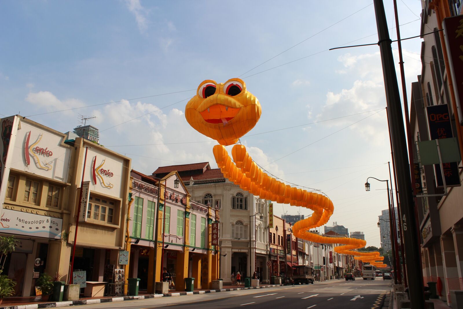 Canon EOS 600D (Rebel EOS T3i / EOS Kiss X5) sample photo. Chinatown, dragon, orange photography