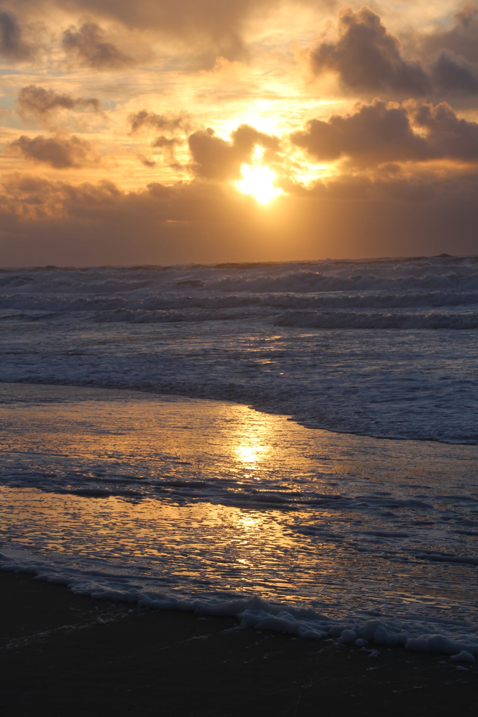 Canon EOS 100D (EOS Rebel SL1 / EOS Kiss X7) sample photo. Sunset, beach, sea photography