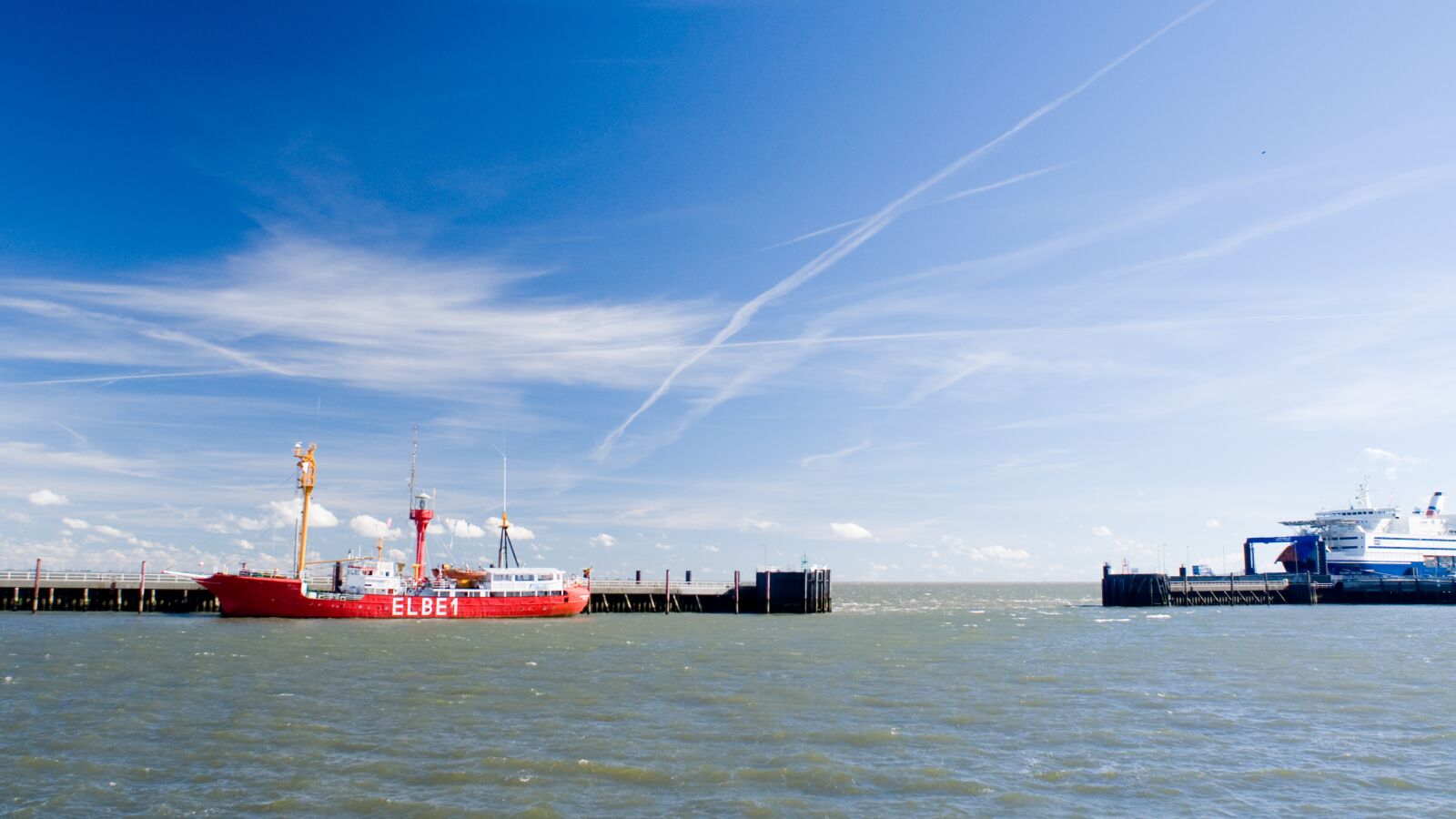 Nikon D90 sample photo. Cuxhaven, north sea, port photography