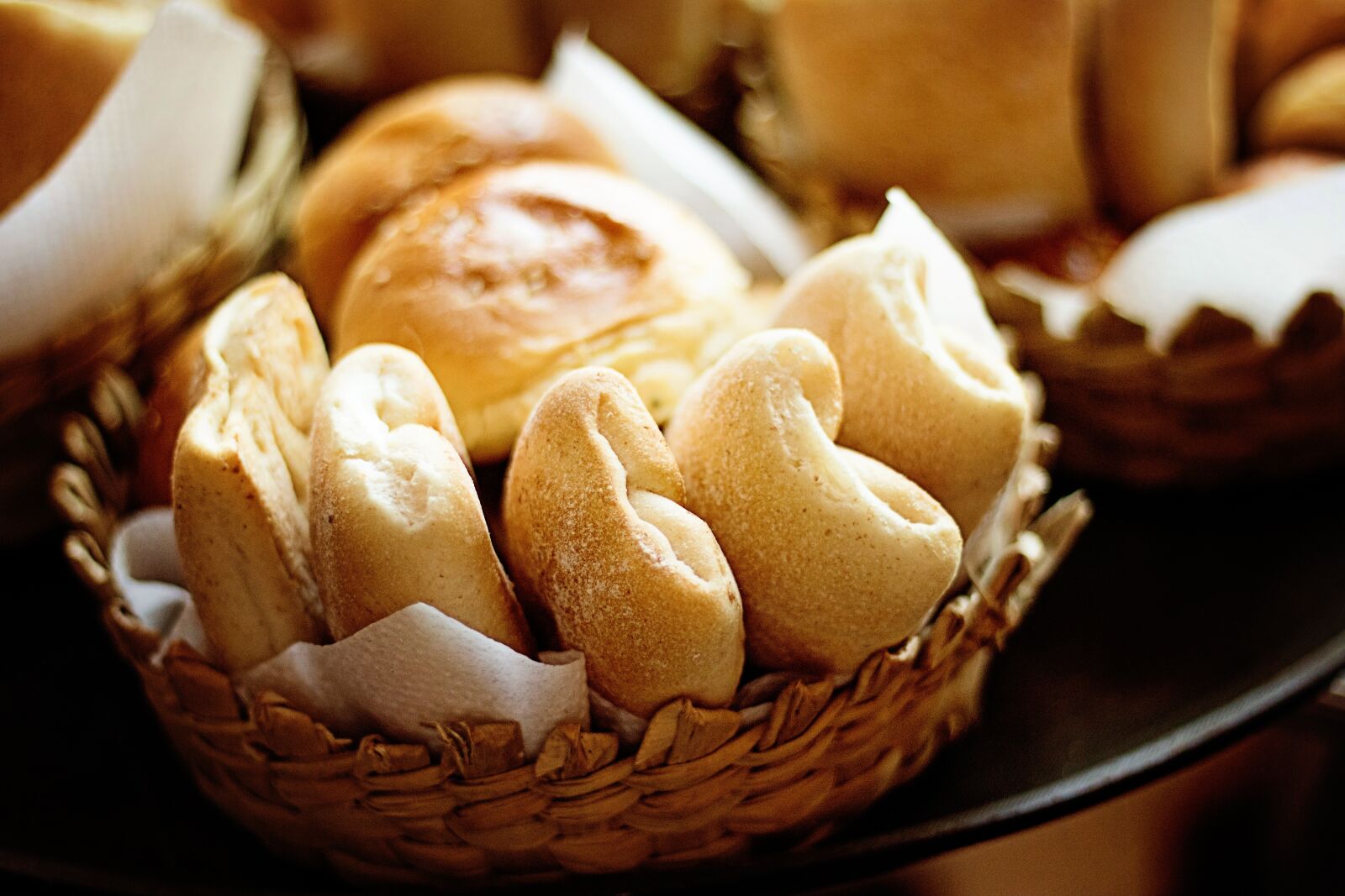 Canon EOS 760D (EOS Rebel T6s / EOS 8000D) + Canon EF 50mm F1.8 STM sample photo. Baked, bread, rolls photography