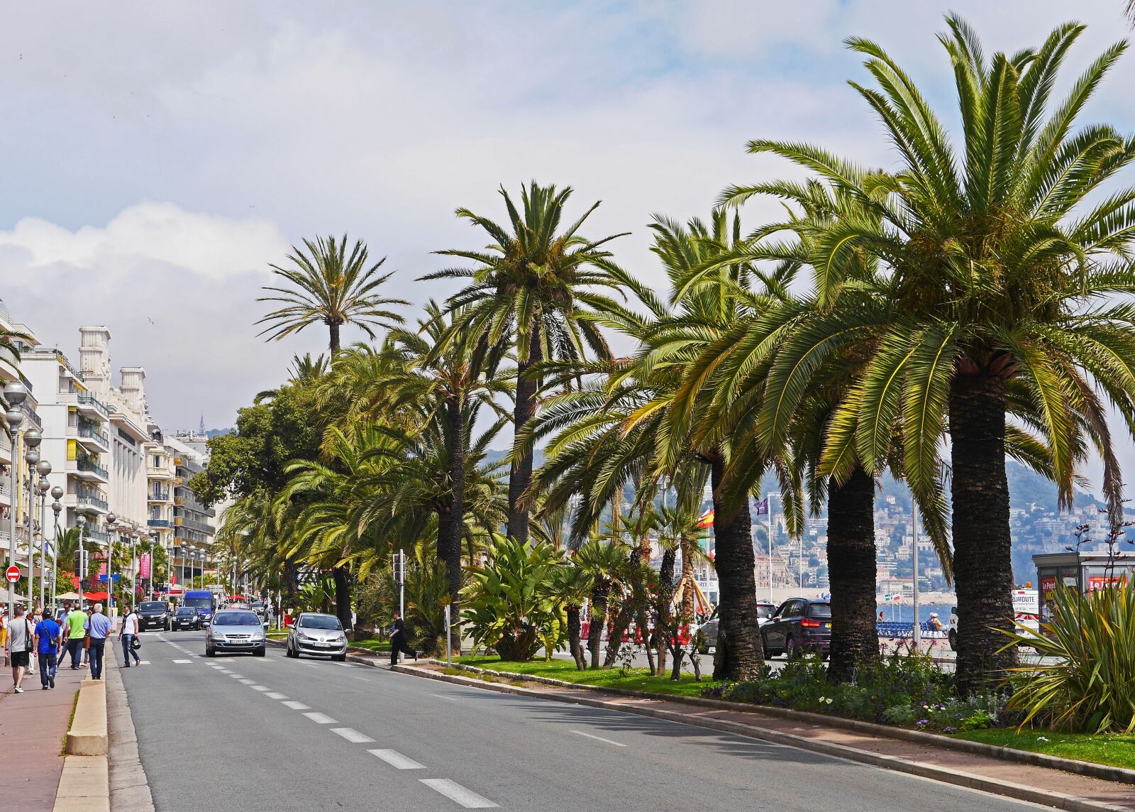 Panasonic Lumix DMC-GH3 sample photo. Nice, boulevard, beach promenade photography
