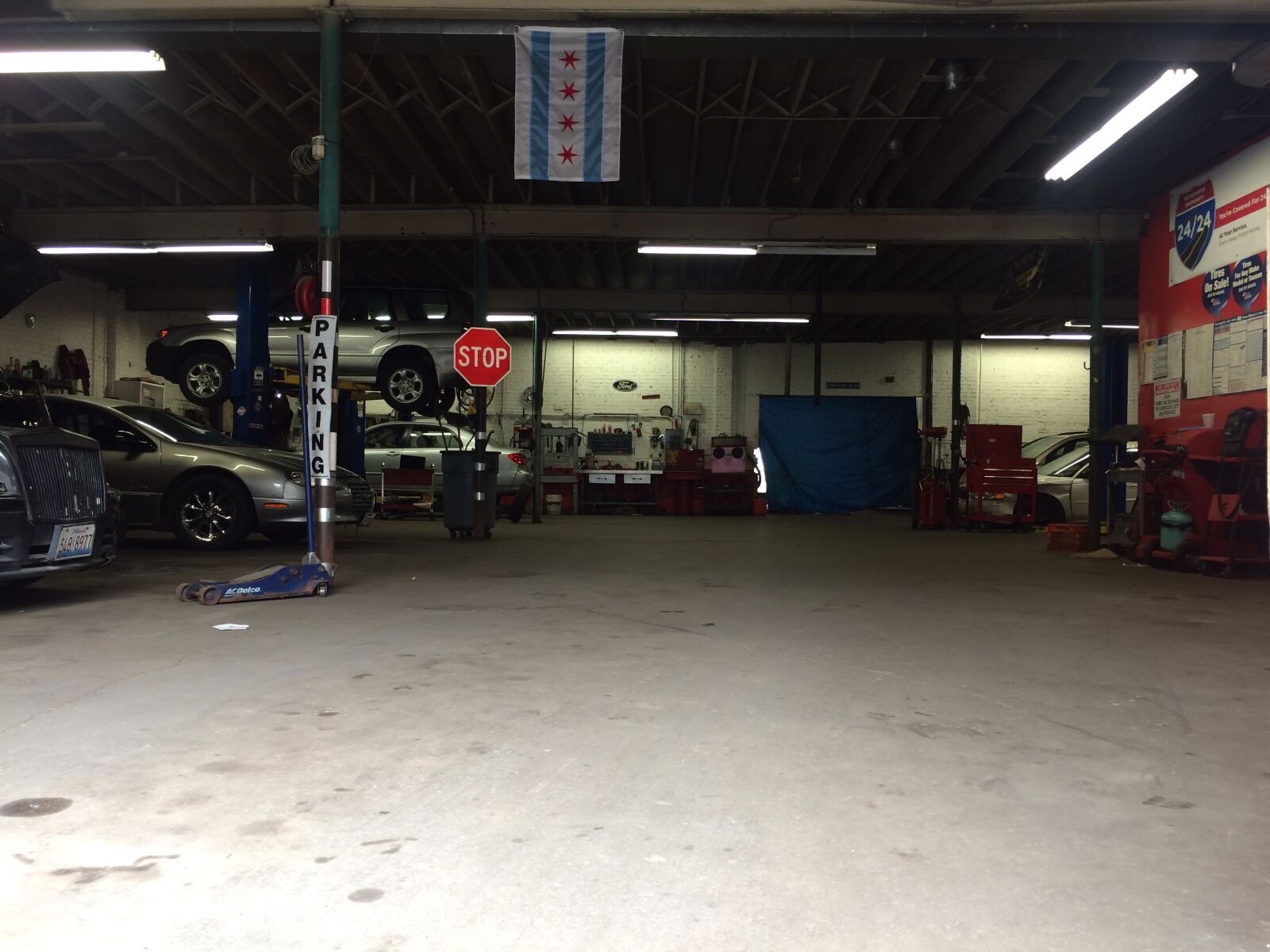 iPhone 5s back camera 4.15mm f/2.2 sample photo. Mechanicshop photography