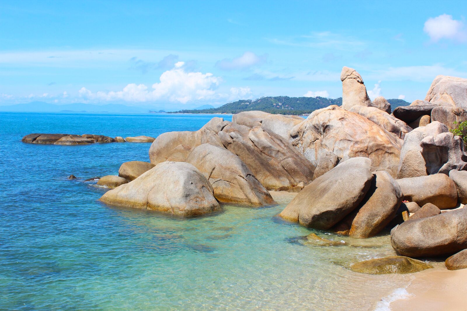 Canon EOS 600D (Rebel EOS T3i / EOS Kiss X5) sample photo. Island, rocks, beach photography