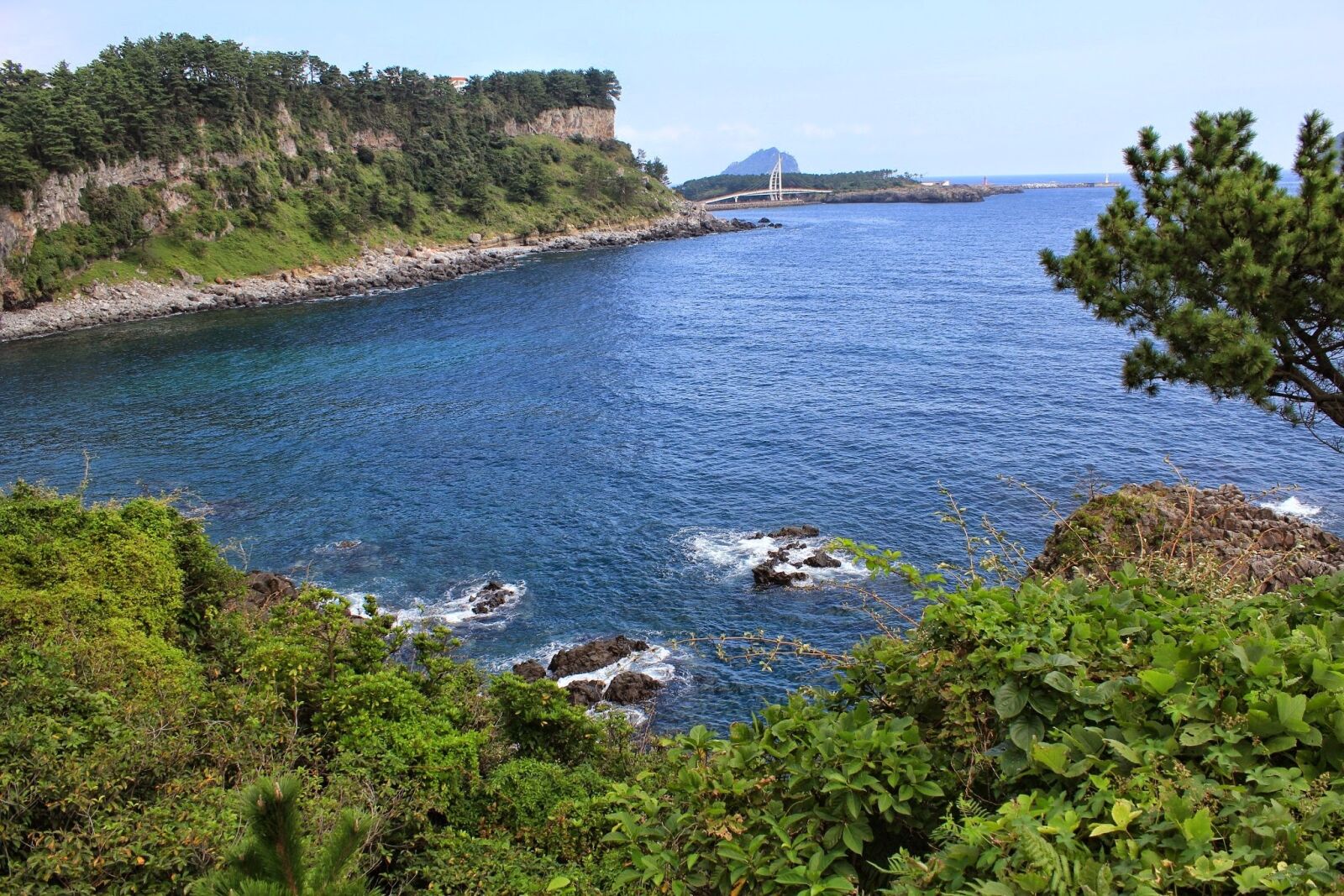 Canon EOS 600D (Rebel EOS T3i / EOS Kiss X5) sample photo. Water, beach, stone photography
