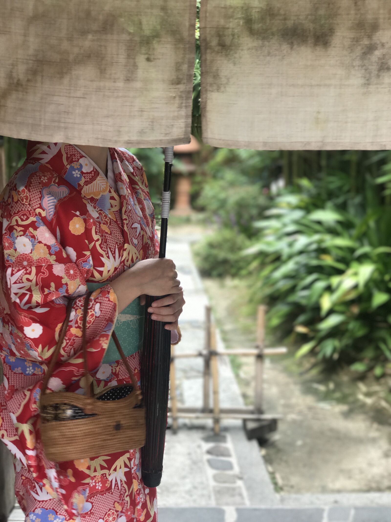iPhone 7 Plus back dual camera 6.6mm f/2.8 sample photo. People, traditional, outdoor photography