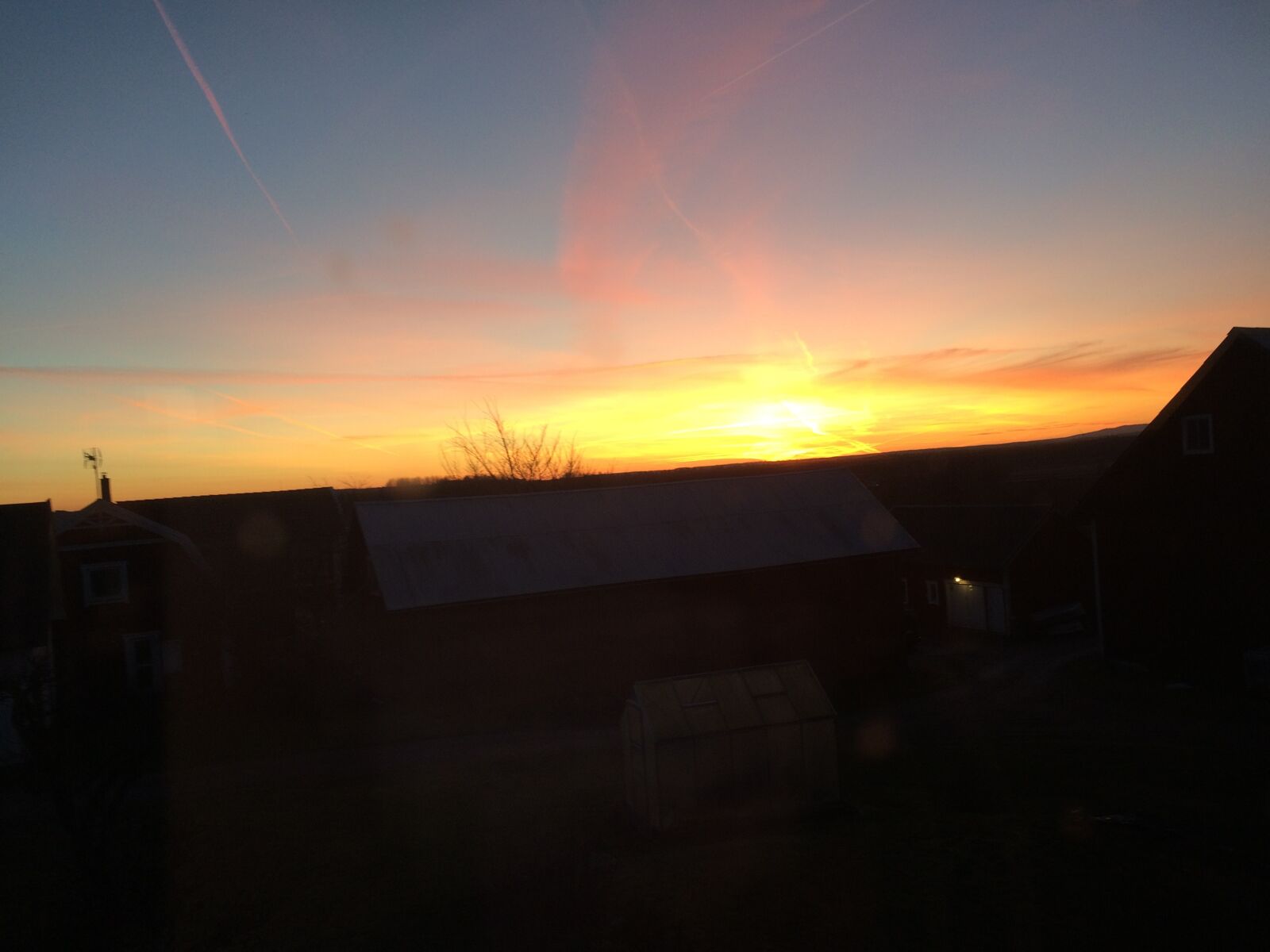 iPhone 5s back camera 4.15mm f/2.2 sample photo. Sunset, örebro, sweden photography
