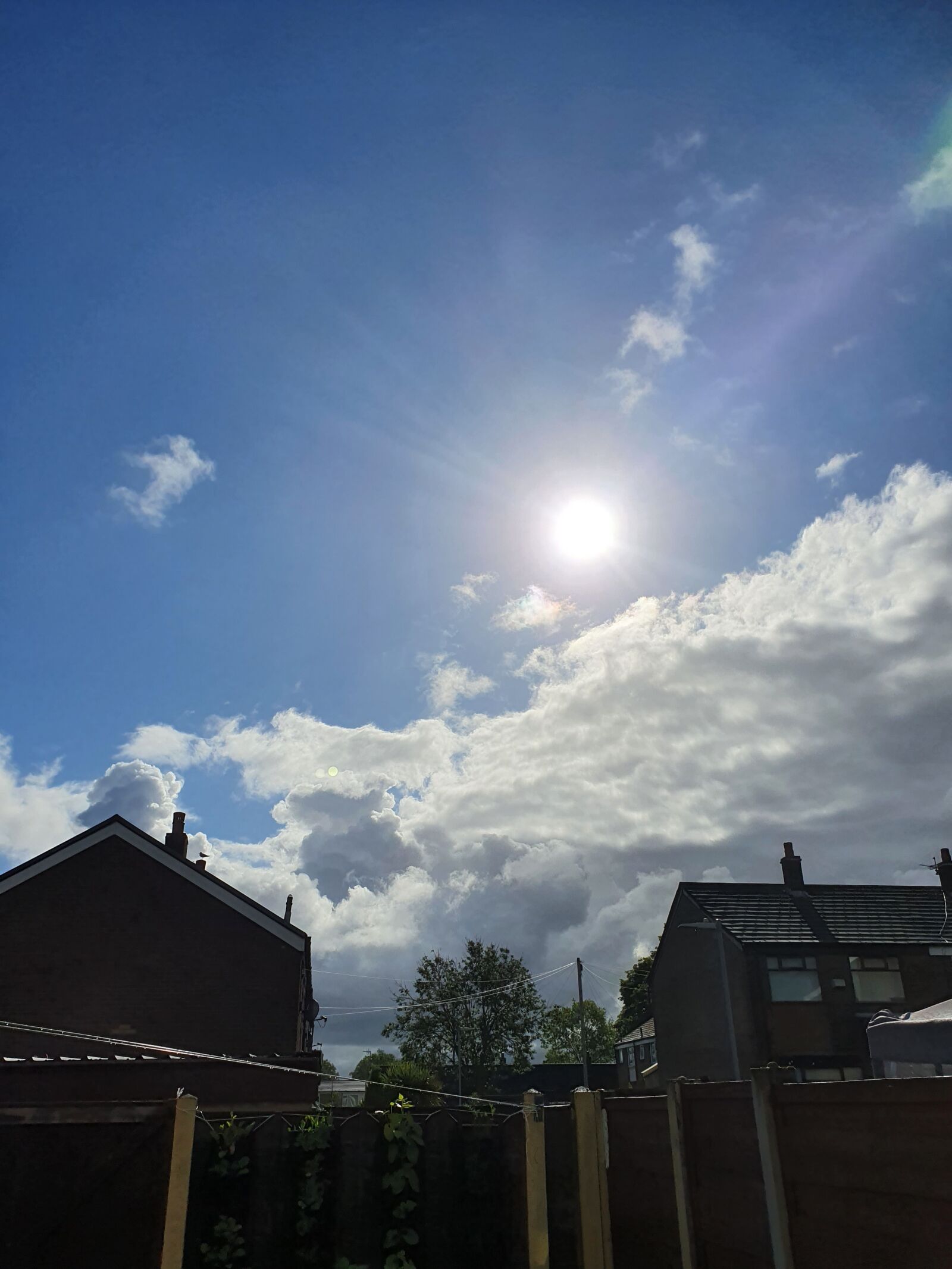 Samsung Galaxy S10 sample photo. Sunshine, blue sky, sky photography