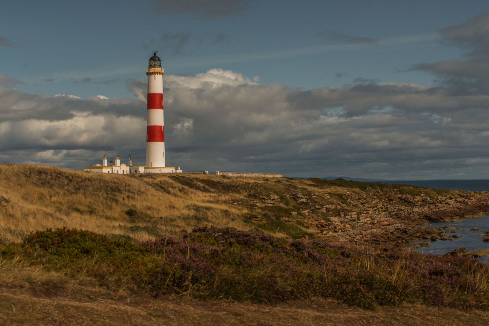 Nikon D800 sample photo. Scotland, lighthouse, abendstimmung photography