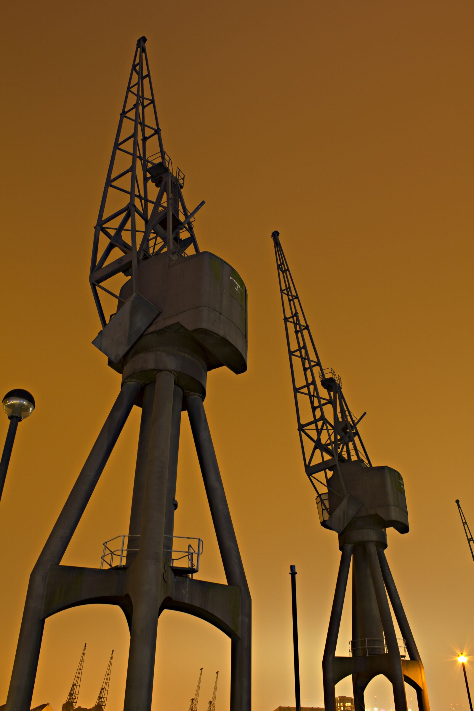 Canon EOS 550D (EOS Rebel T2i / EOS Kiss X4) sample photo. London, crane, skyline photography