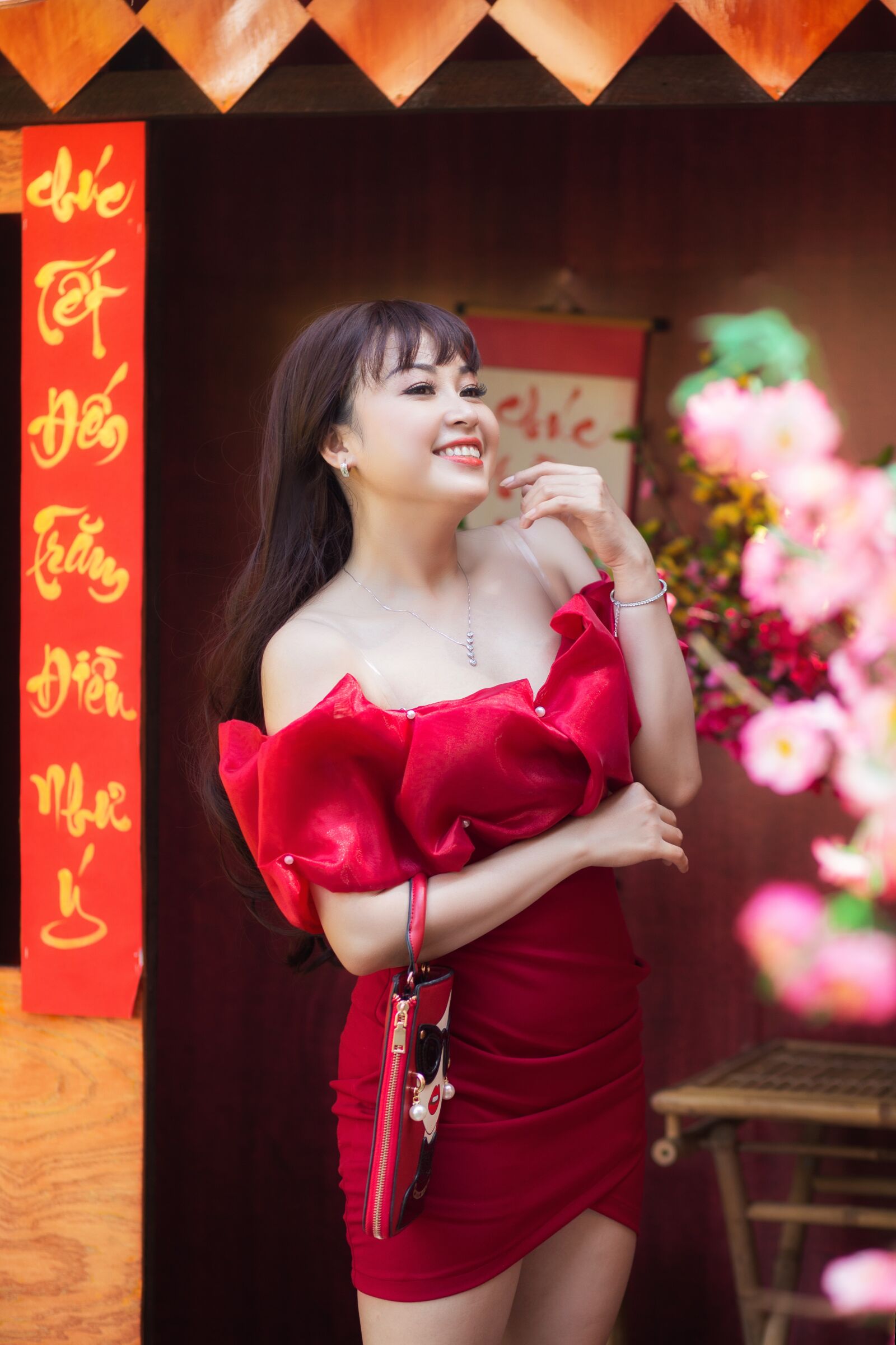Canon EF 85mm F1.8 USM sample photo. Woman viet nam, festival photography