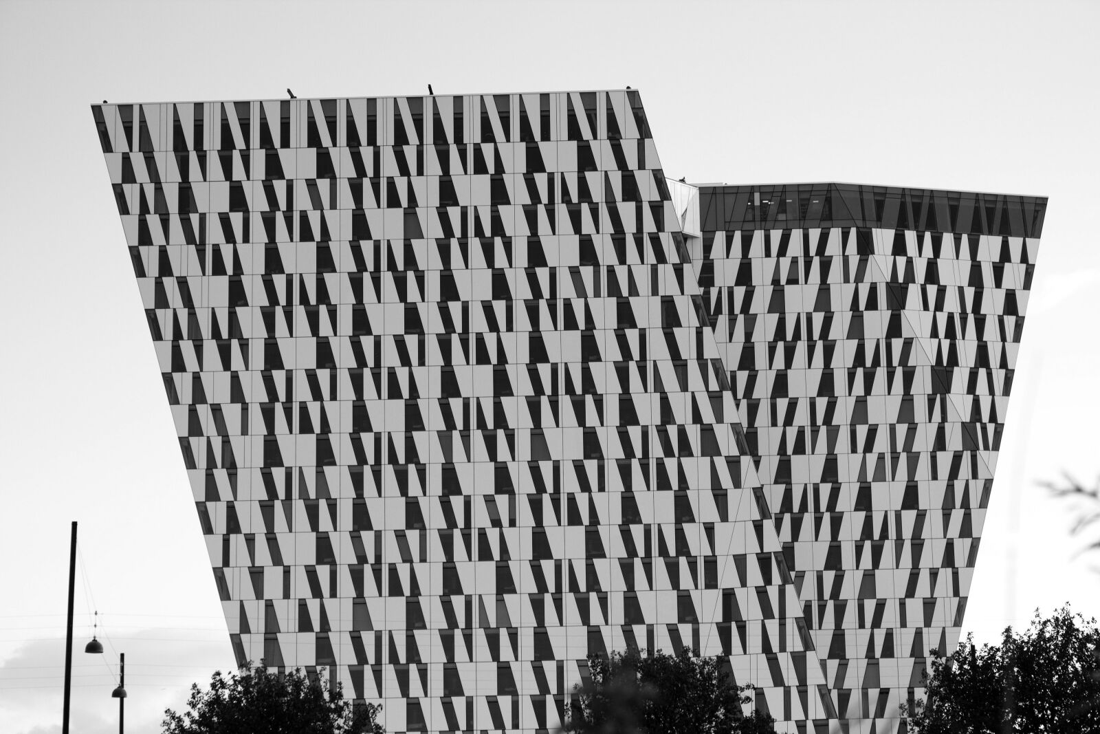 Canon EF-S 18-55mm F3.5-5.6 IS sample photo. Bella sky, facade, hotel photography