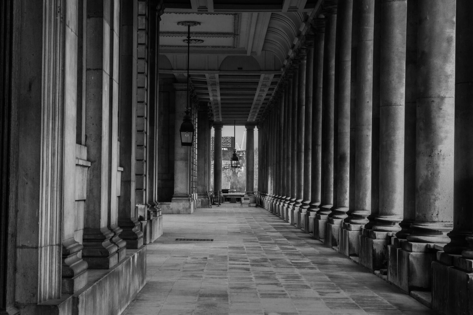 Canon EOS 650D (EOS Rebel T4i / EOS Kiss X6i) sample photo. Columns, rhythm, architecture photography