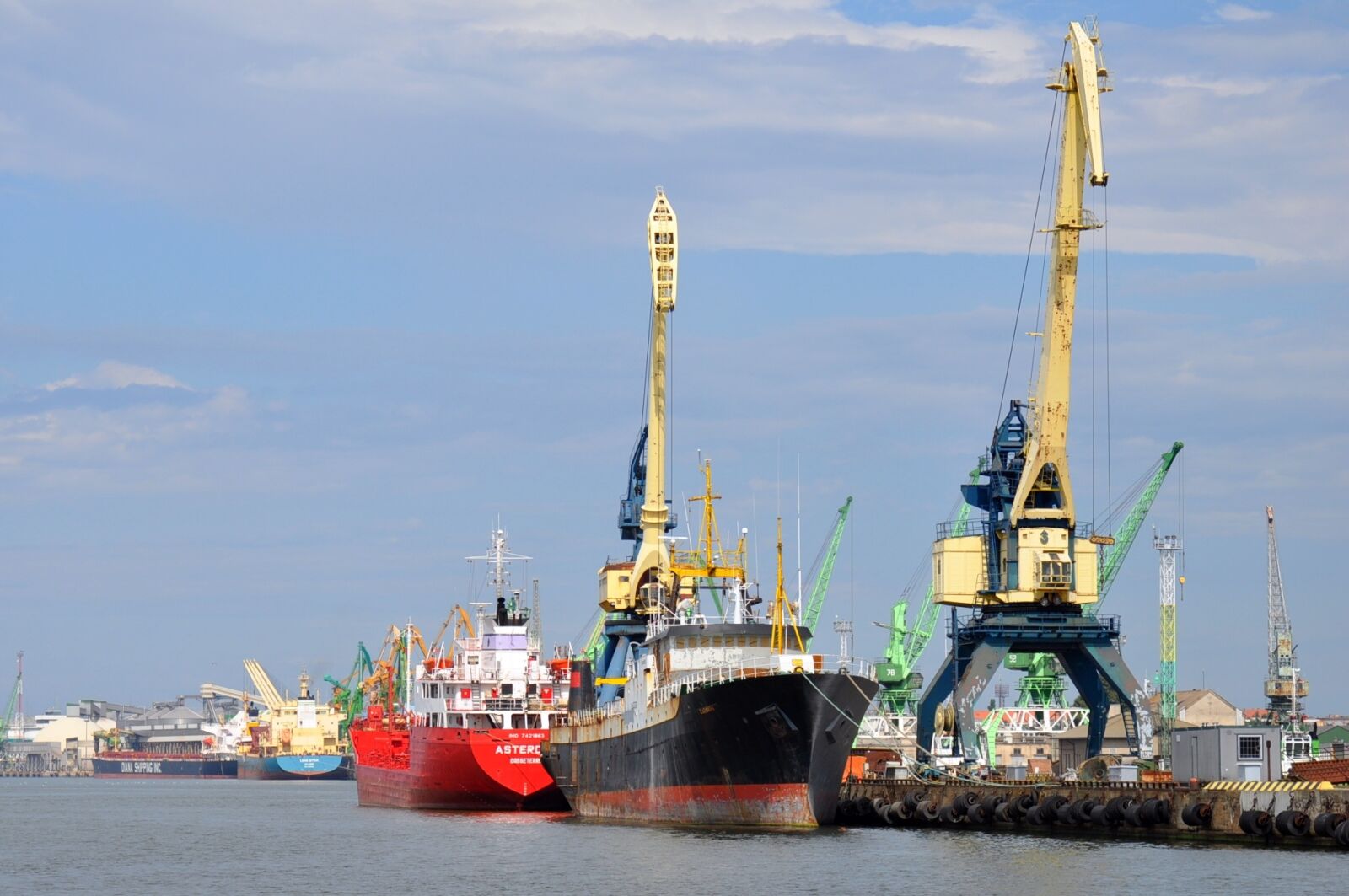 Nikon D90 sample photo. Port, ships, baltic states photography