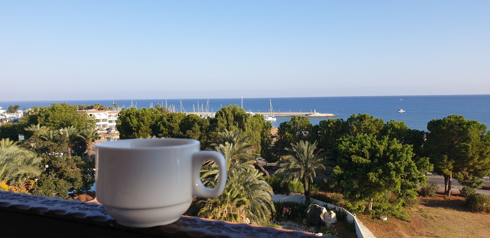 Samsung Galaxy Note9 sample photo. Coffee, morning, sea photography