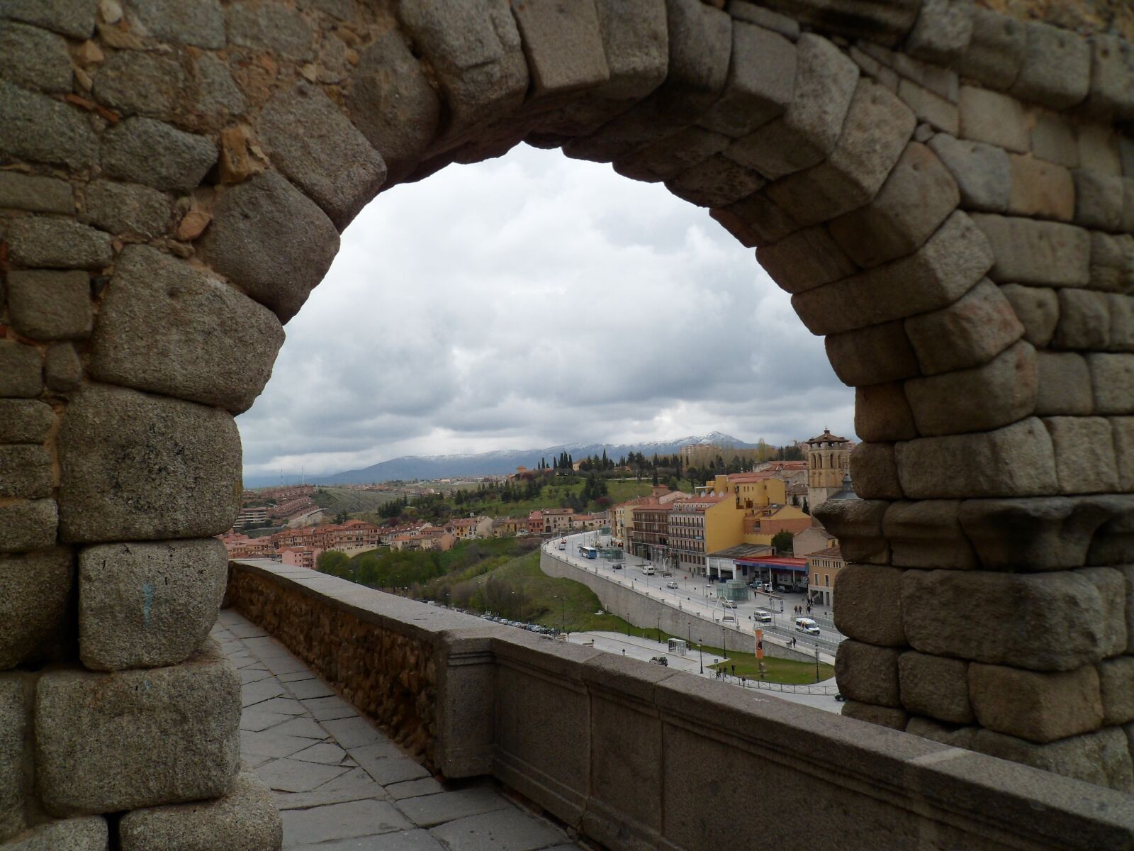 Samsung PL210, PL211 / VLUU PL210, PL211 sample photo. Arc, segovia, viaduct photography