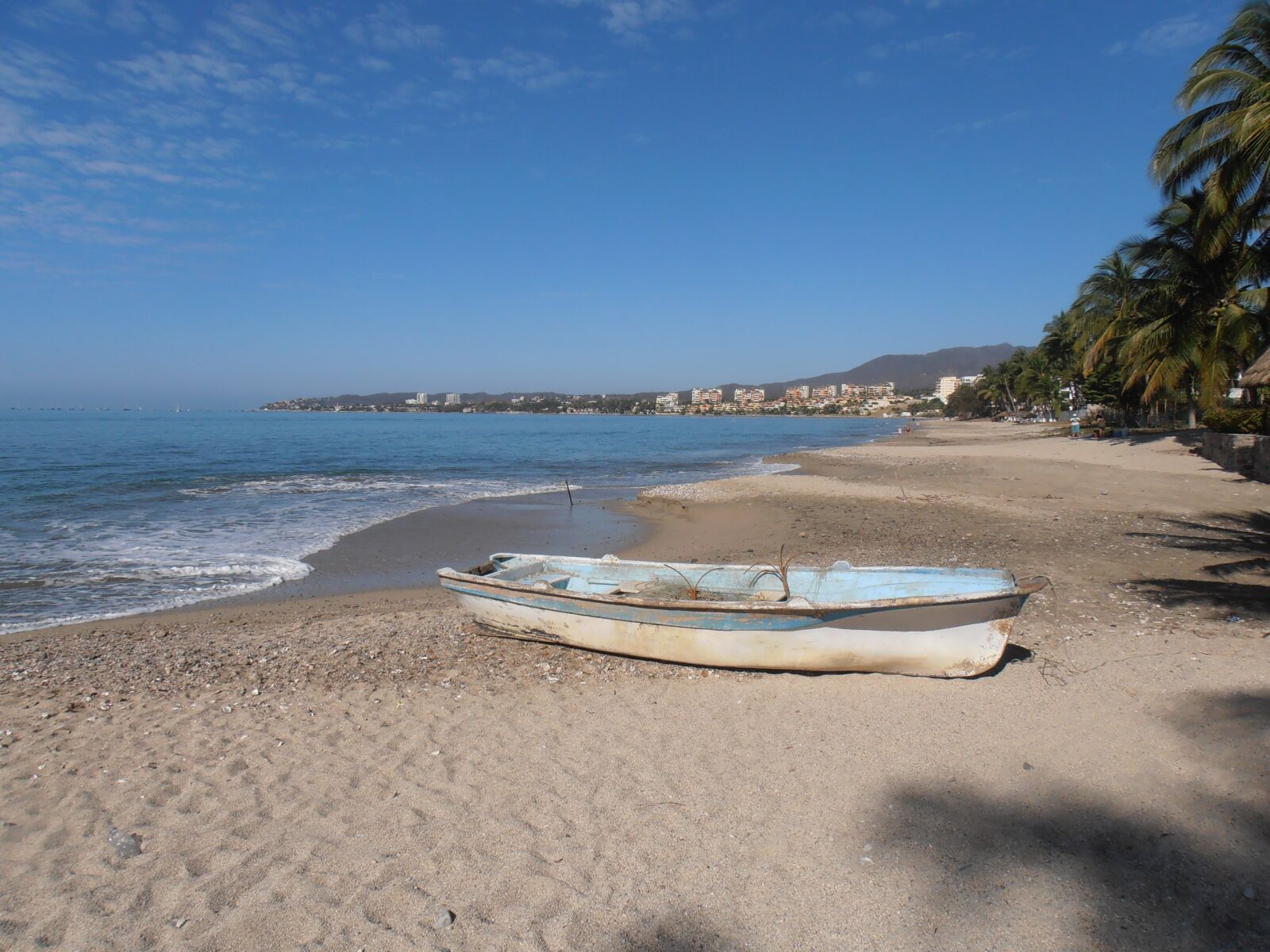 Olympus VR320,D725 sample photo. Beach, boat, sea photography