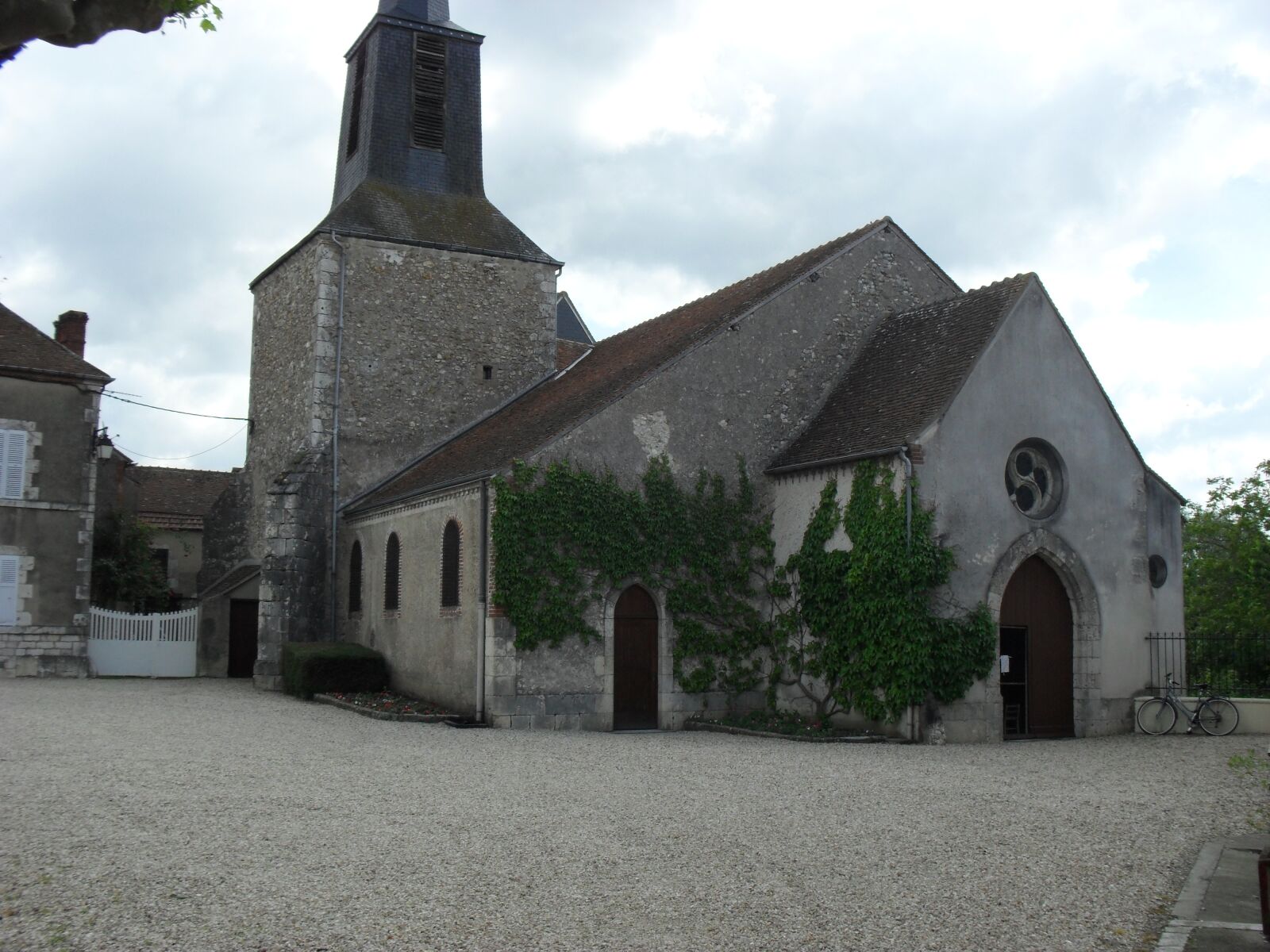 Samsung ES17 / VLUU ES17 /  SL40 /  ES19 sample photo. Church, france, chapel photography