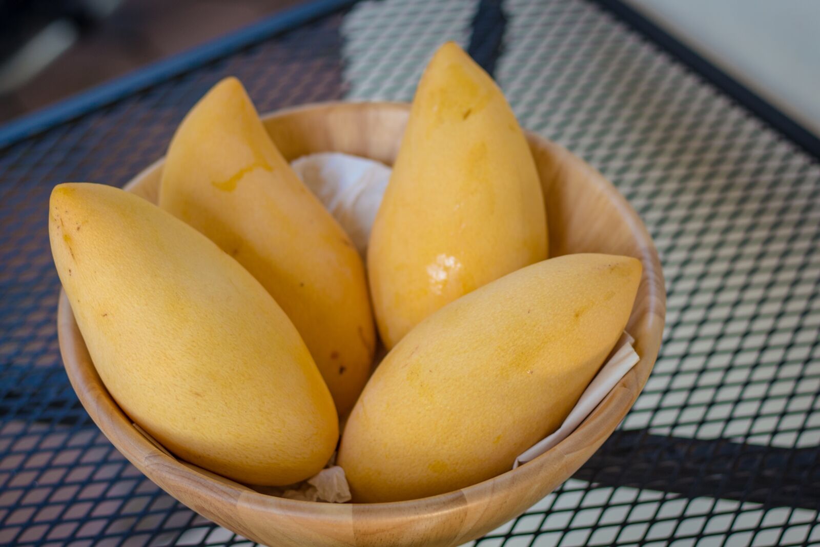 Canon EOS 700D (EOS Rebel T5i / EOS Kiss X7i) sample photo. Mango, fruit, food photography