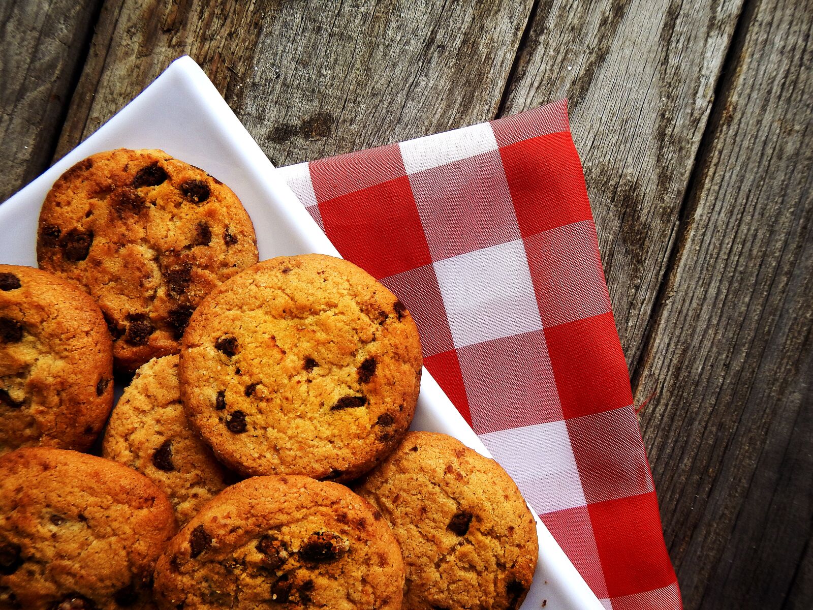 Nikon Coolpix AW110 sample photo. Cookies, chips, chocolate photography