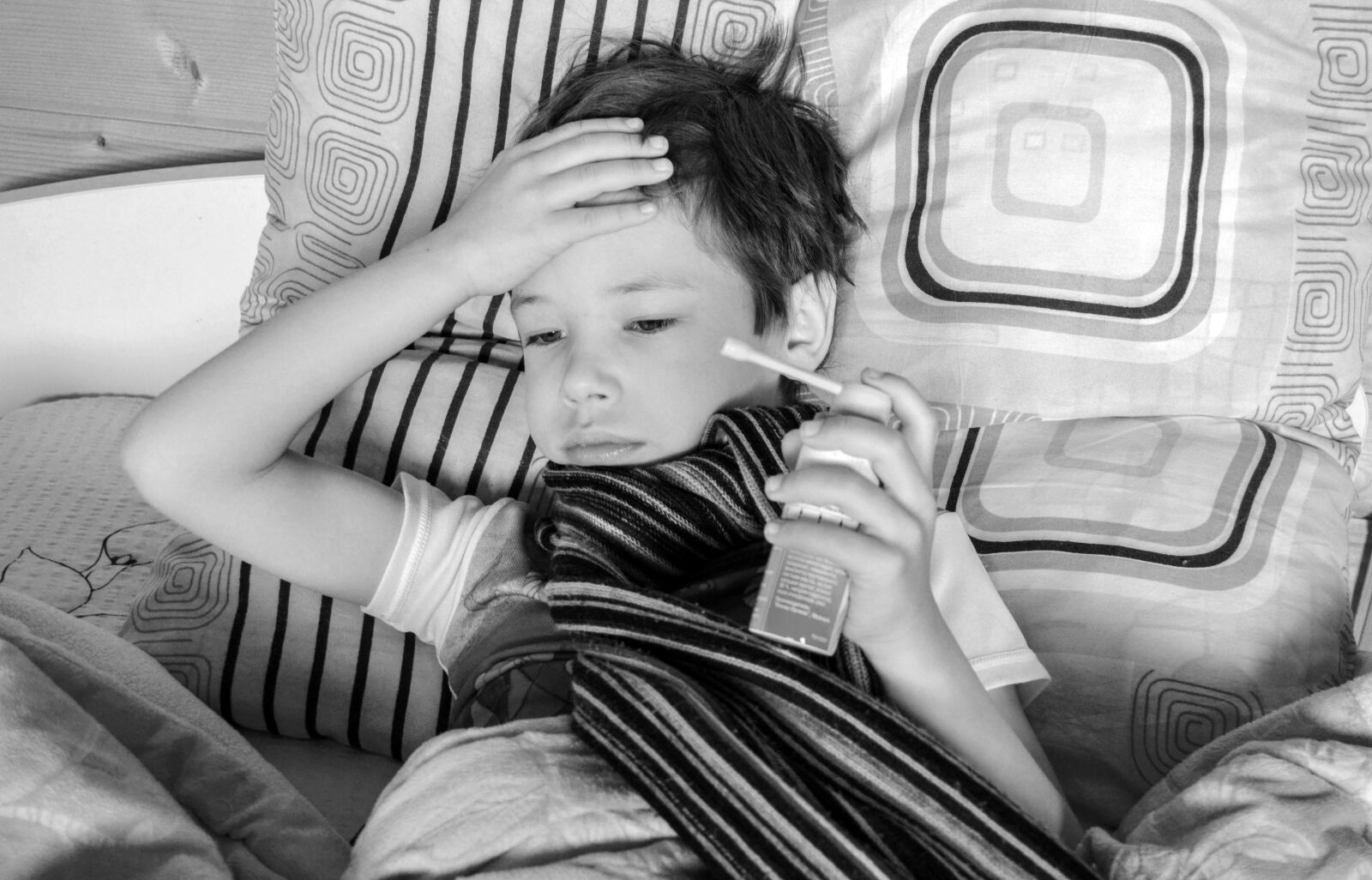 Nikon D3200 sample photo. Medication, child, hurts photography