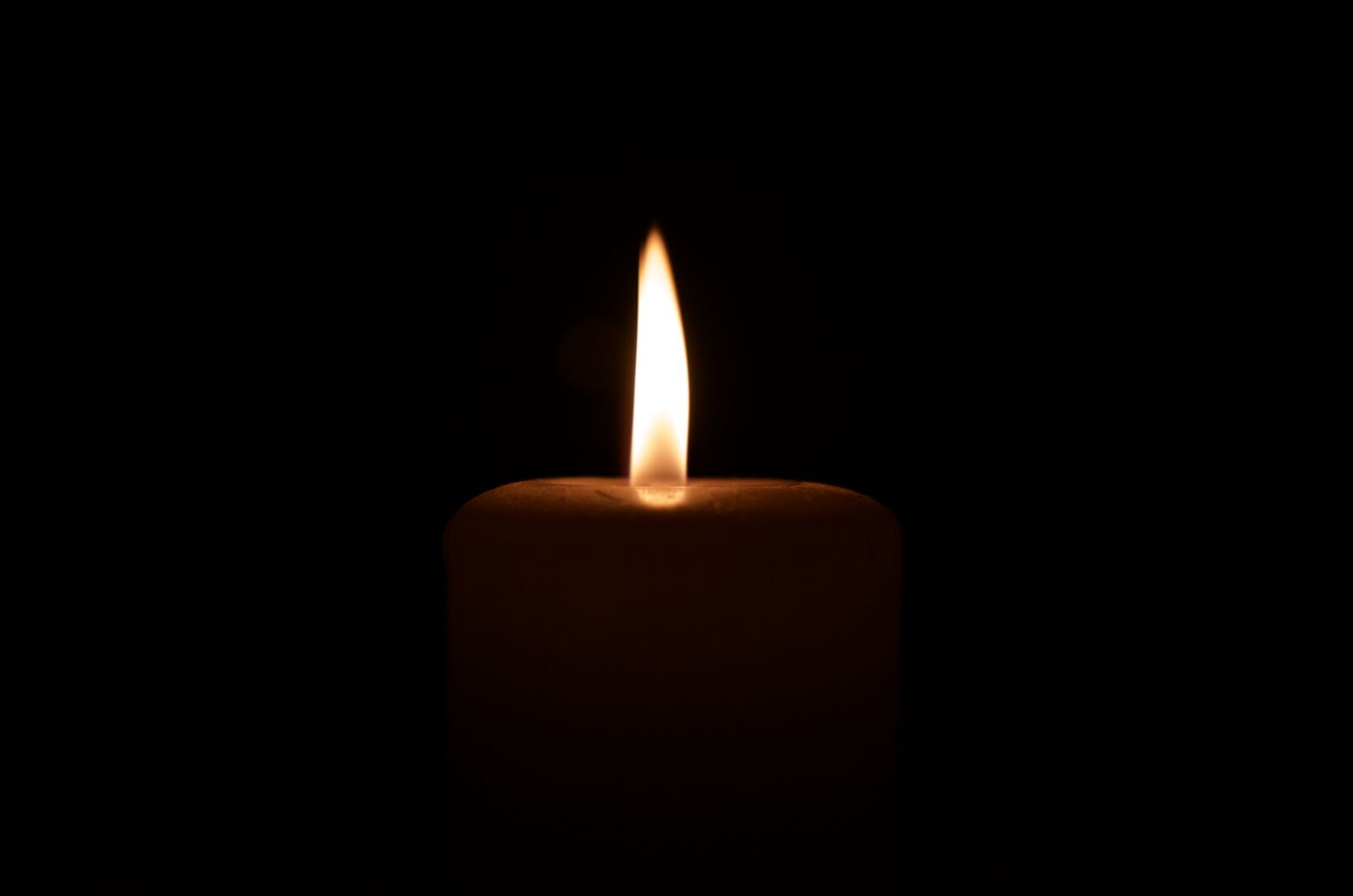 Sony a7 + Sony FE 28-70mm F3.5-5.6 OSS sample photo. Candle, candlelight, flame photography