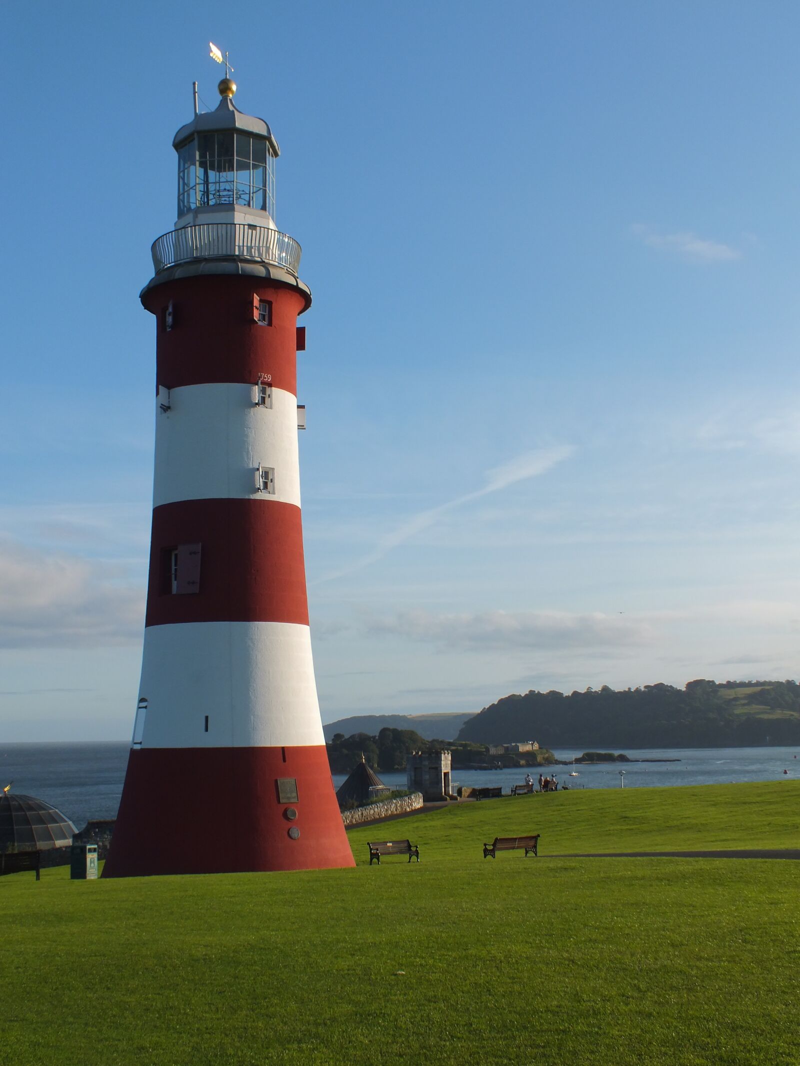 FujiFilm FinePix HS20 EXR (FinePix HS22 EXR) sample photo. Smeatons tower, plymouth hoe photography
