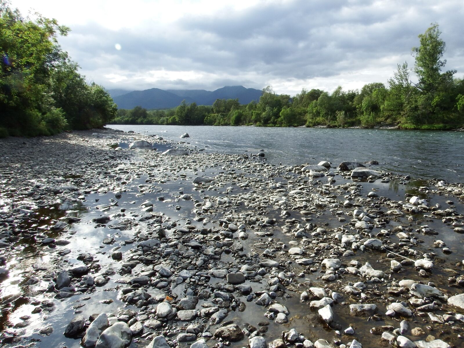 Fujifilm FinePix S1 sample photo. River, fishing, alloy photography