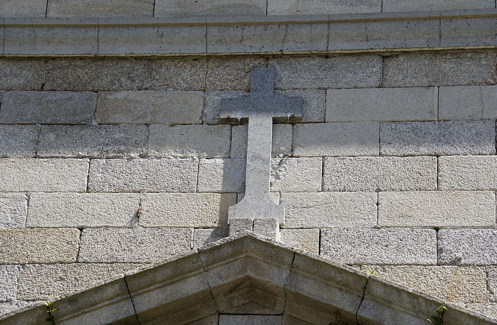 Sony a6000 sample photo. Church, cross, religion photography