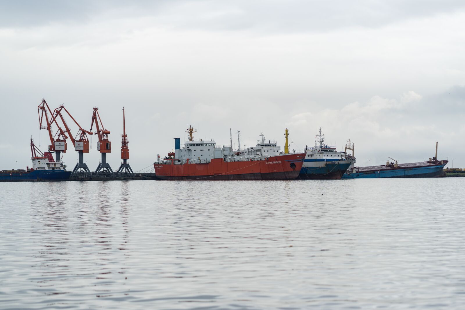 Sony a7 II + Sony FE 85mm F1.8 sample photo. Samsun, turkey, port photography