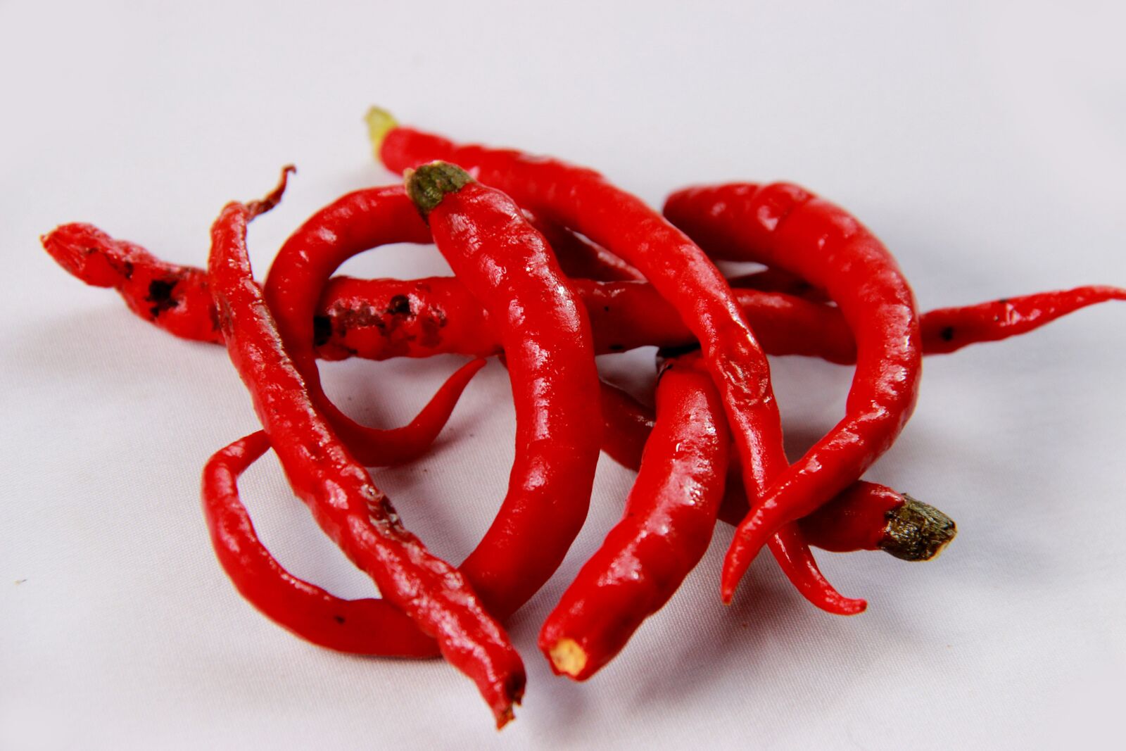 Canon EOS 600D (Rebel EOS T3i / EOS Kiss X5) sample photo. Chili pictures, hot, vegetables photography