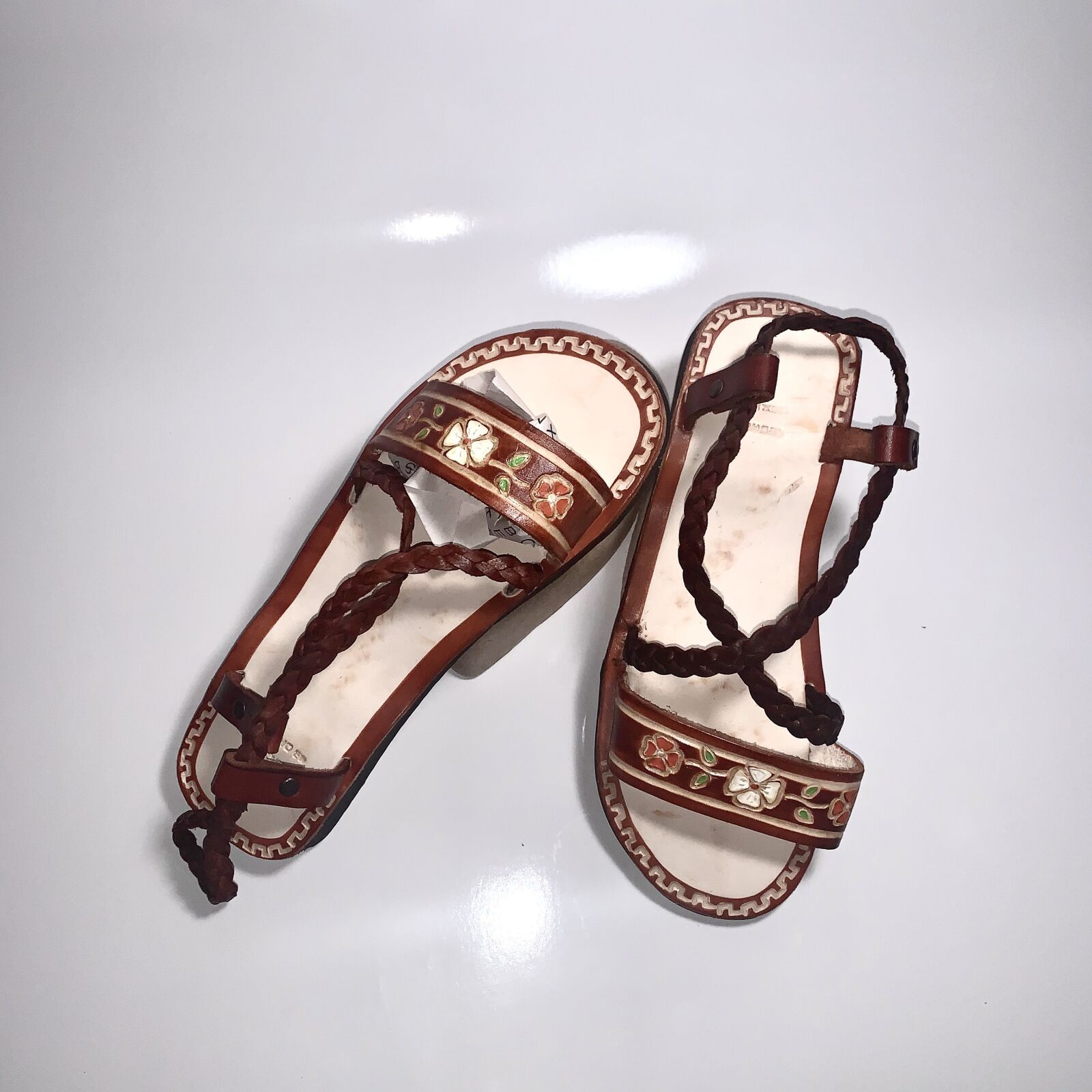 Apple iPhone XR sample photo. Huaraches, zapatos, moda photography