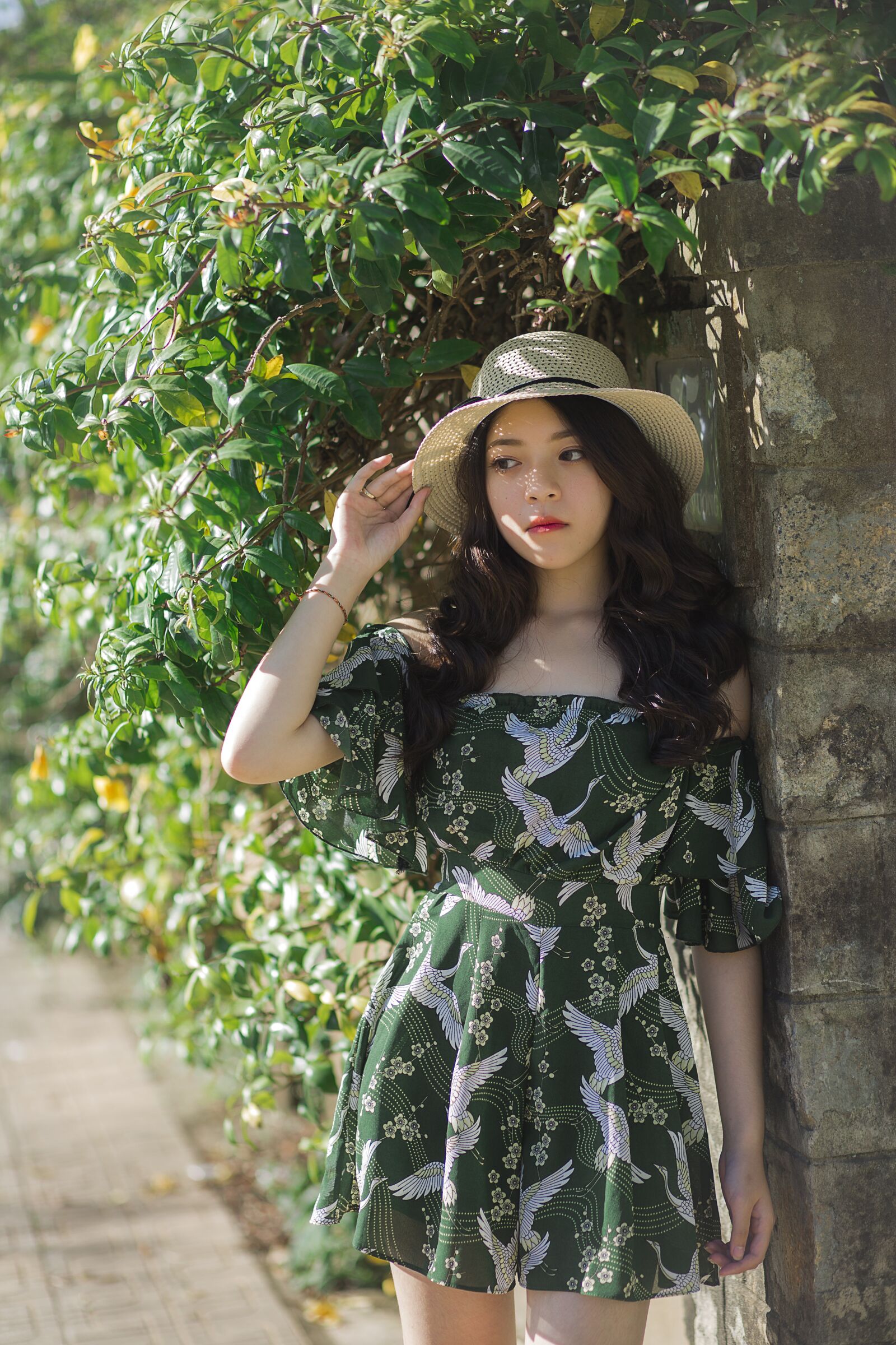 Canon EF 85mm F1.8 USM sample photo. Dalat, scrabble, women photography