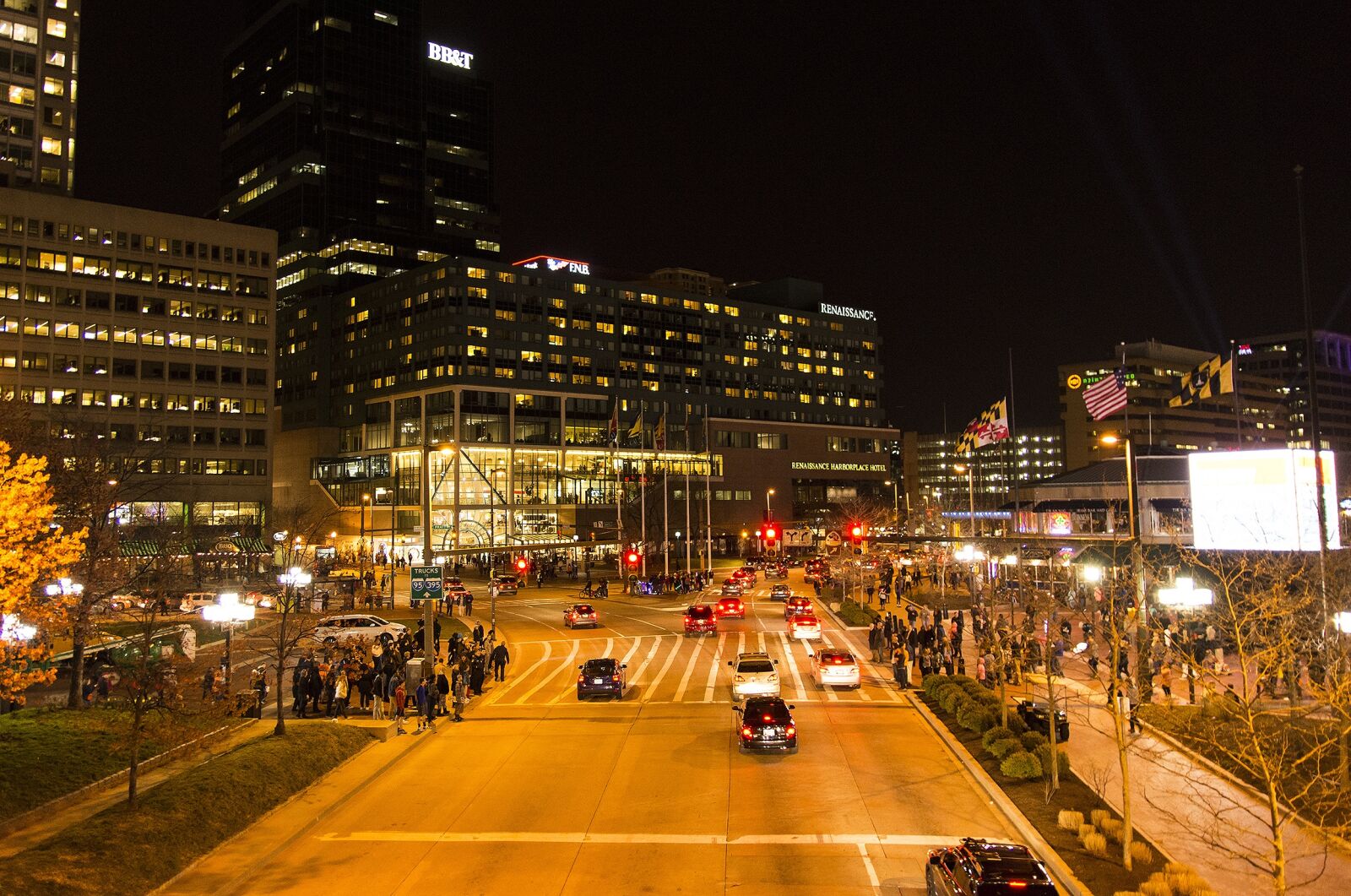 Nikon D7200 sample photo. Baltimore, night, traffic photography