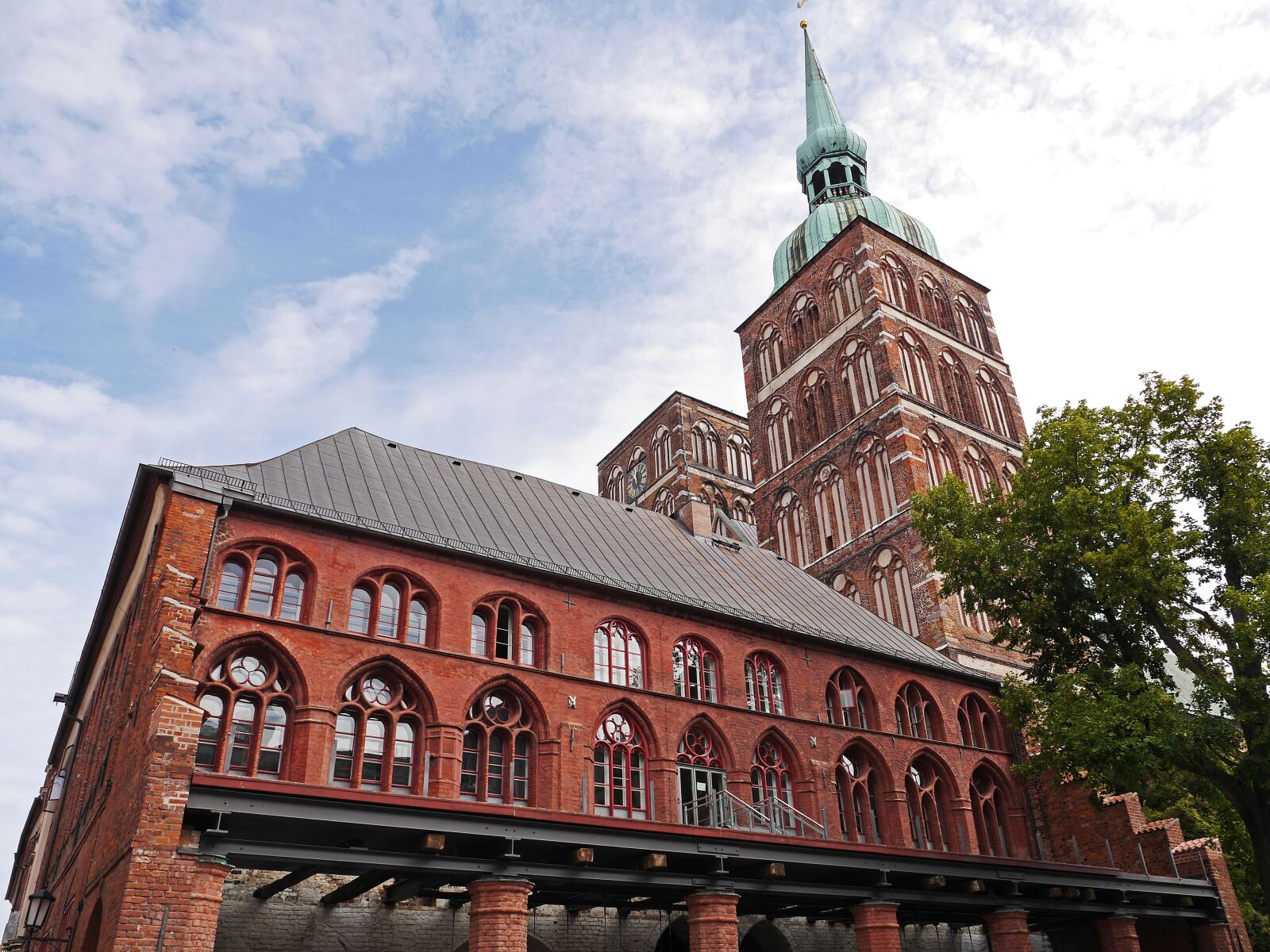 Panasonic Lumix DMC-GH3 sample photo. Stralsund, town hall, church photography