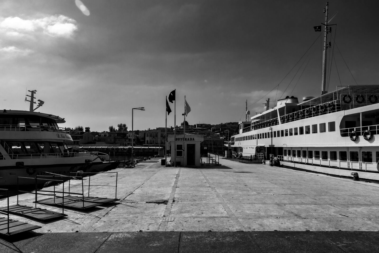 Canon EOS 5D Mark IV sample photo. Sea, day, marmara photography