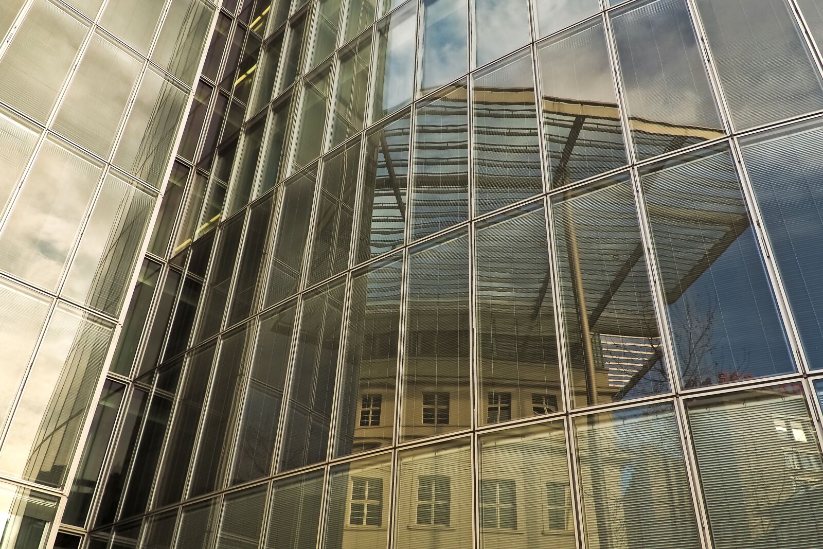 Olympus OM-D E-M10 sample photo. Architecture, skyscraper, glass facades photography