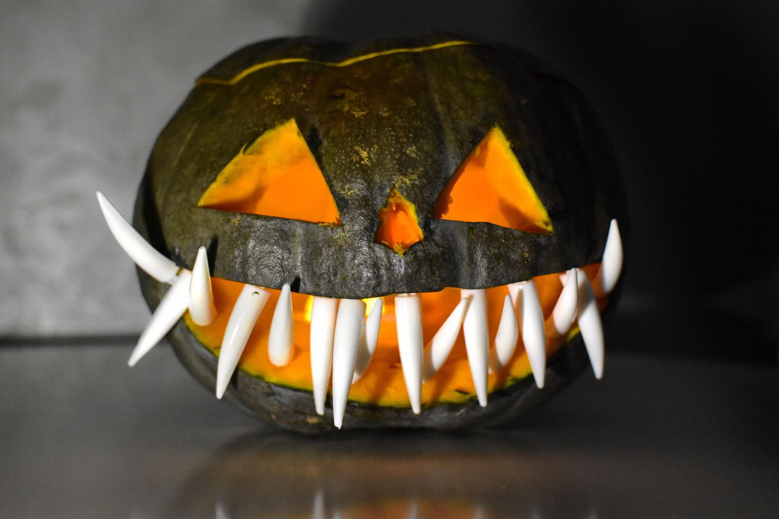 Nikon D3400 sample photo. Pumpkin, halloween, teeth photography