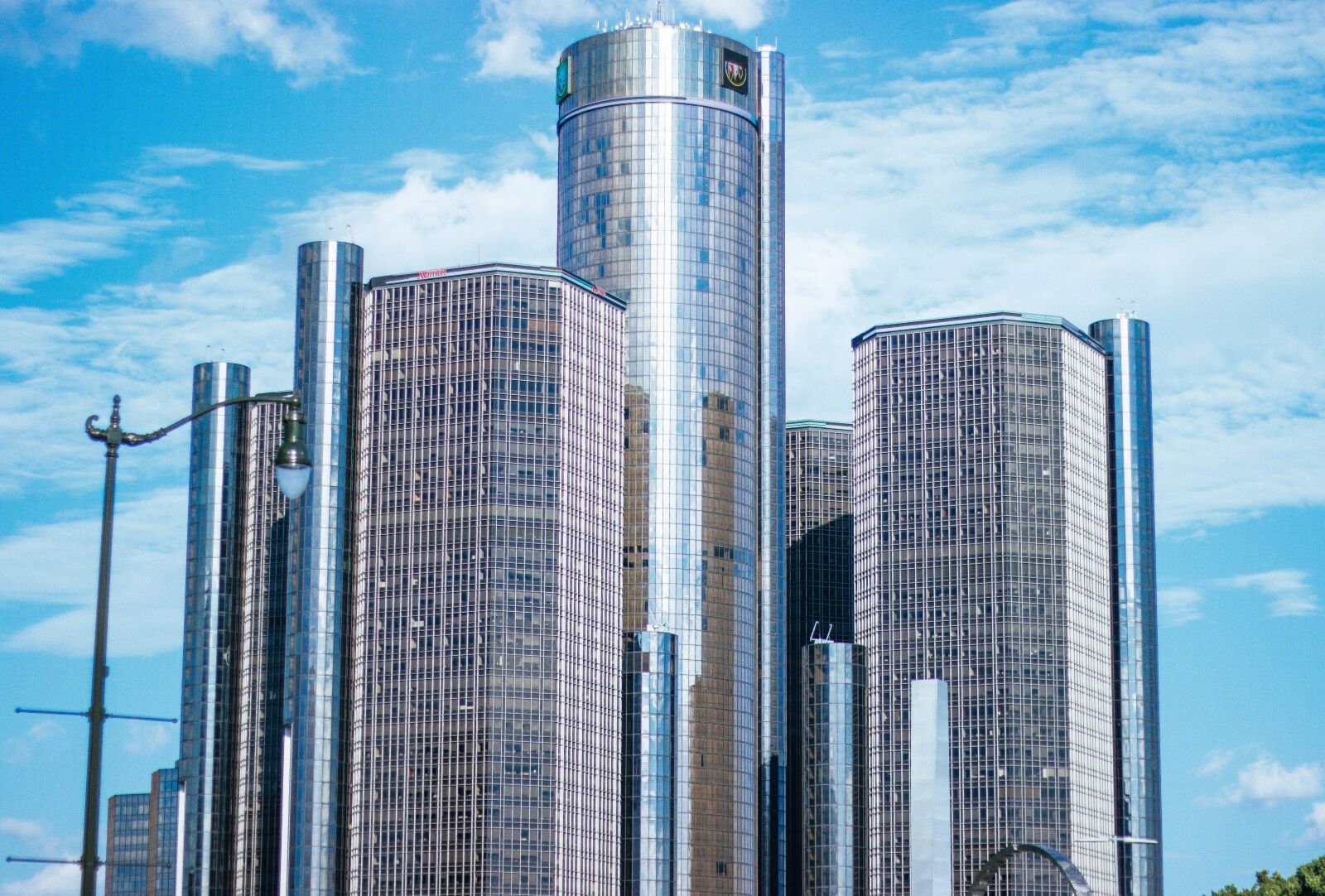 Canon EF 50mm F1.8 STM sample photo. Detroit, building, gmrencen photography