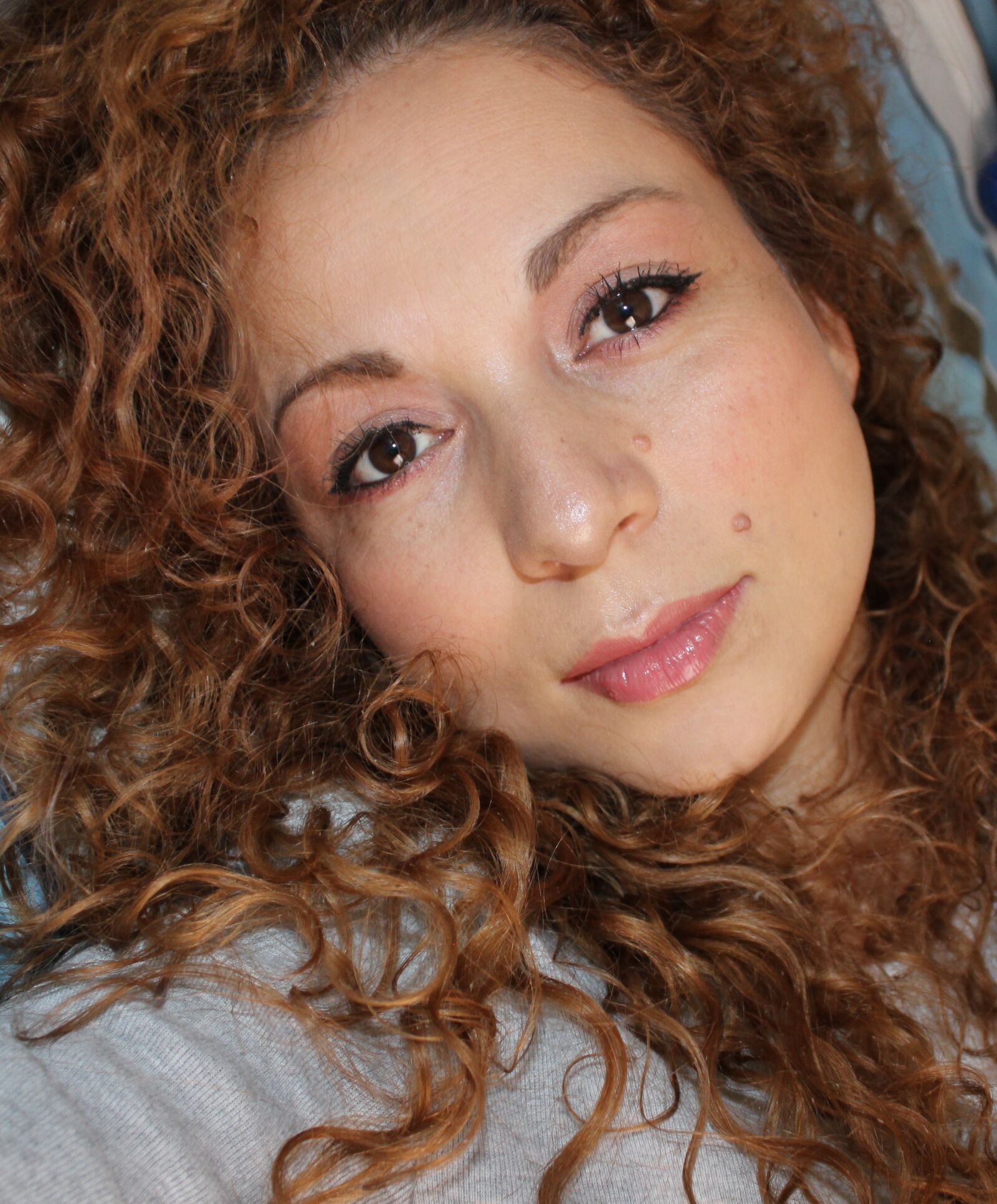 Canon EOS 600D (Rebel EOS T3i / EOS Kiss X5) sample photo. Women, eyes, look photography