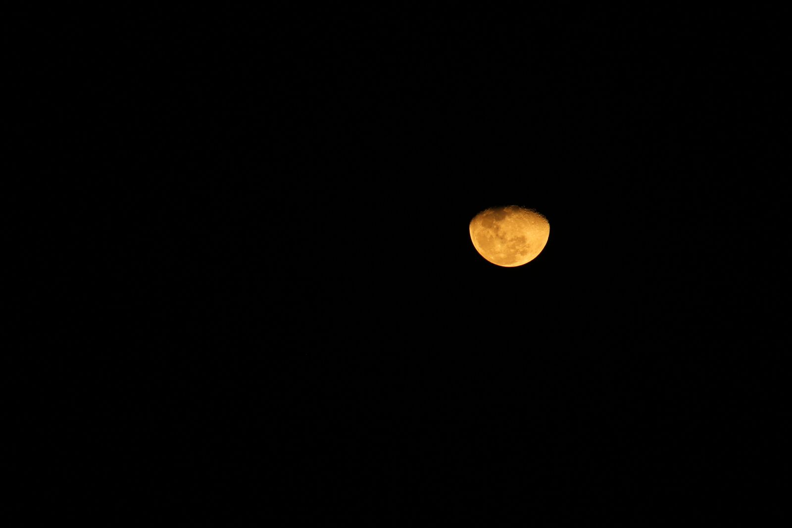 Canon EOS 550D (EOS Rebel T2i / EOS Kiss X4) sample photo. Moon, sky, nature photography