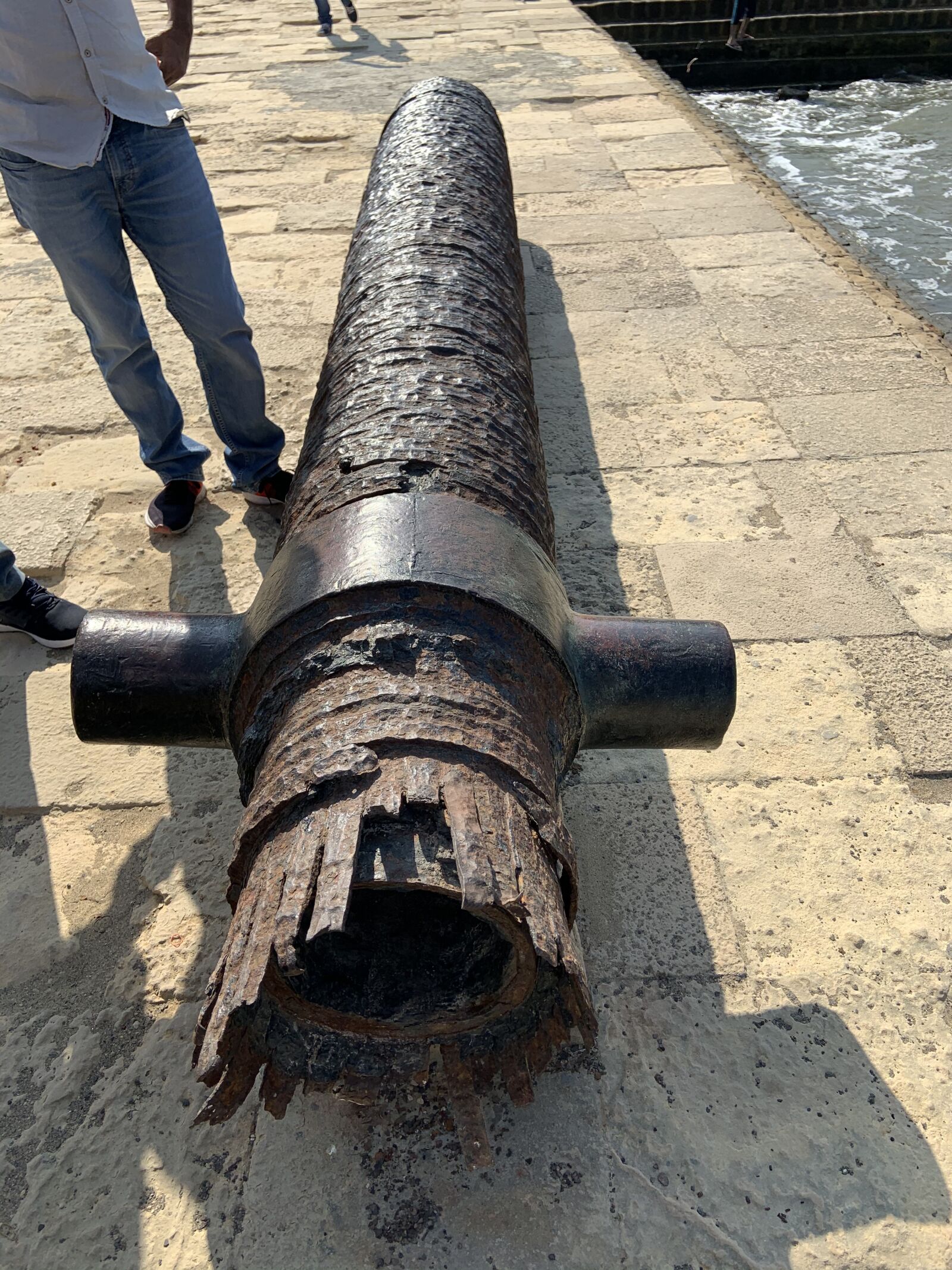 Apple iPhone XR sample photo. Cannon, fort, anti photography