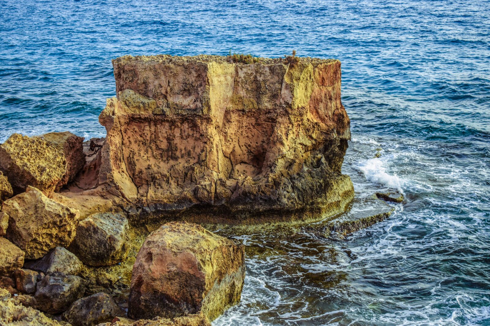 Nikon D3300 sample photo. Rock, rocky coast, sea photography