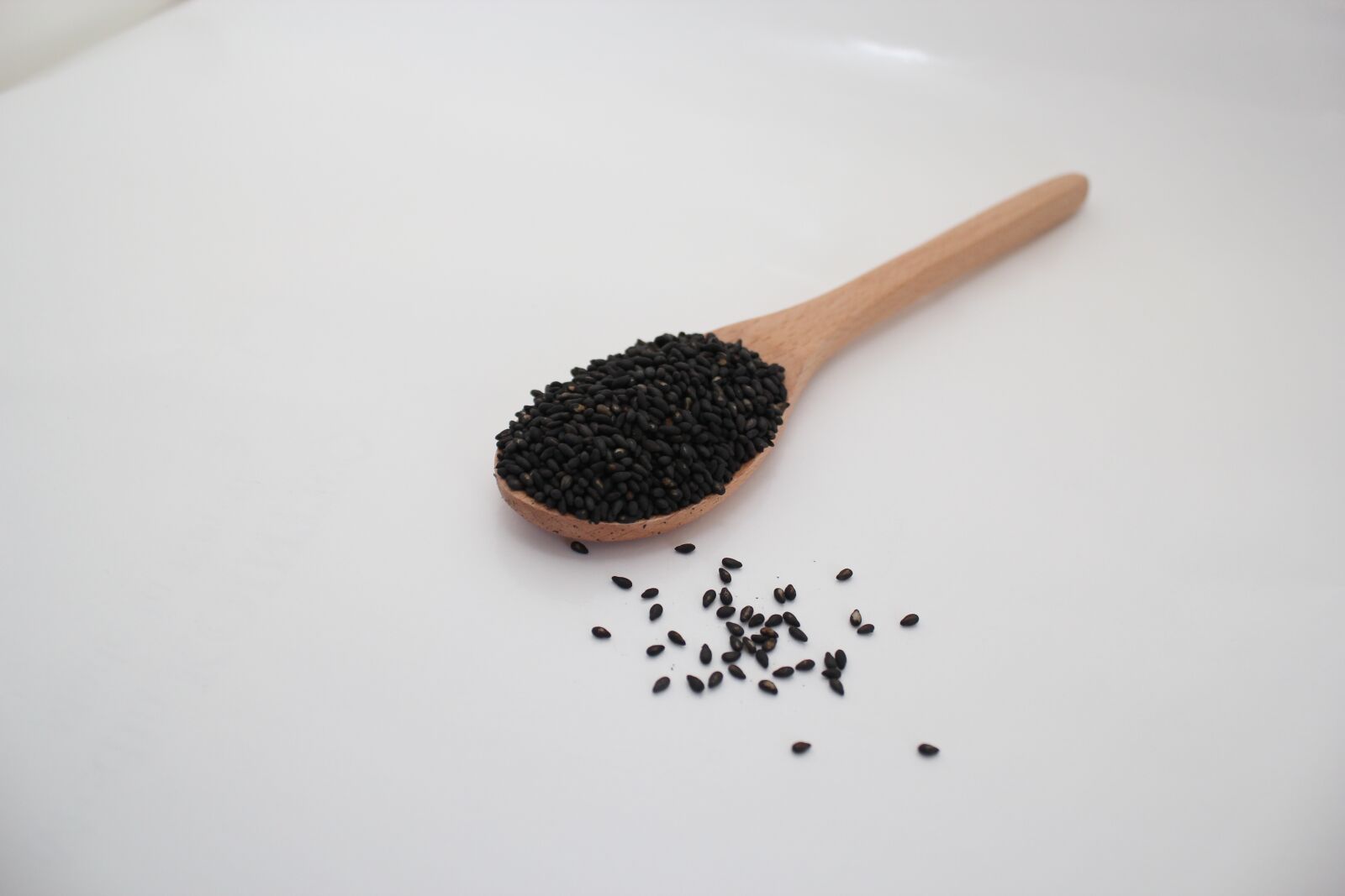 Canon EOS 550D (EOS Rebel T2i / EOS Kiss X4) sample photo. Black sesame, sesame, seeds photography
