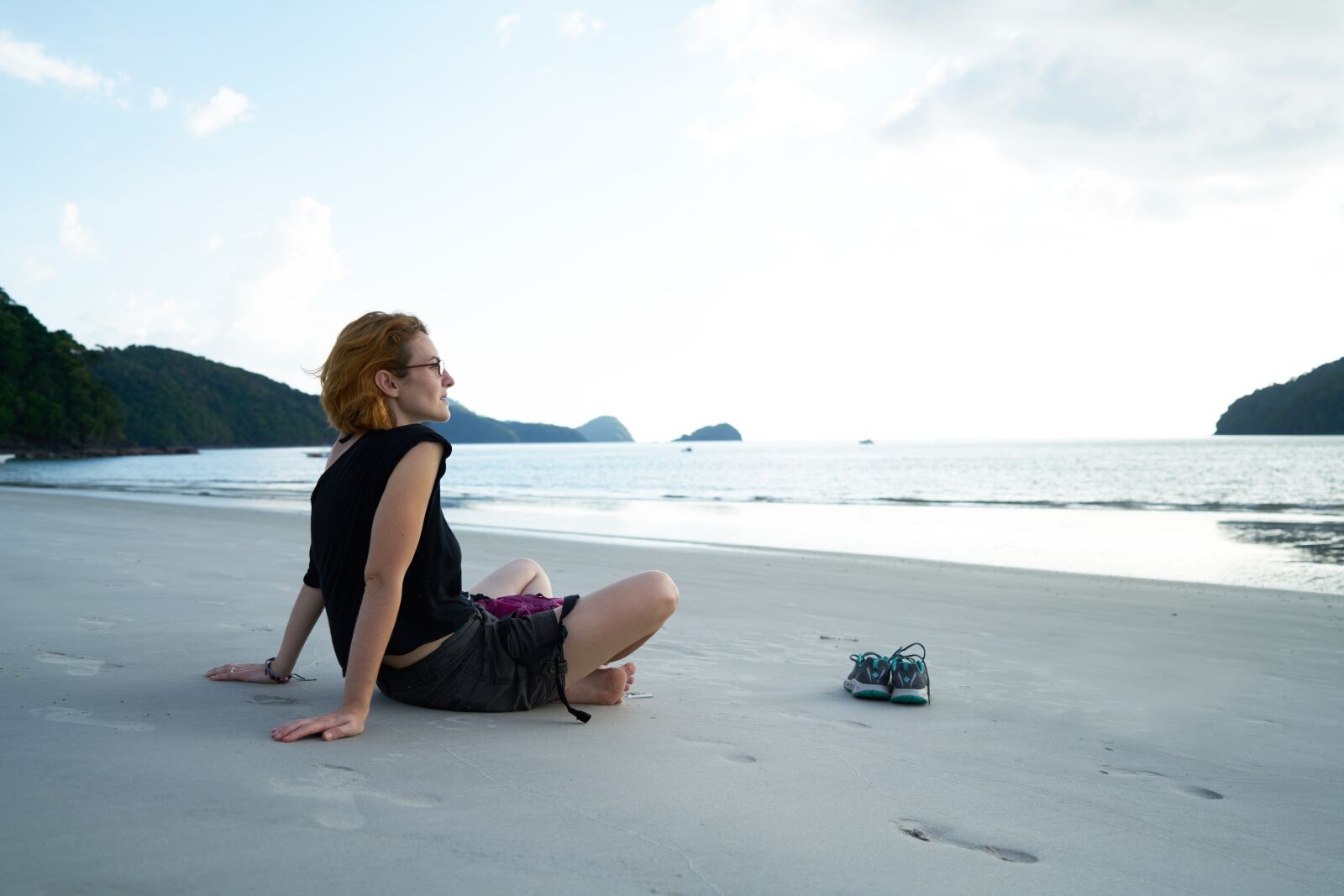 Sony a7R II sample photo. Woman, beach, relax photography