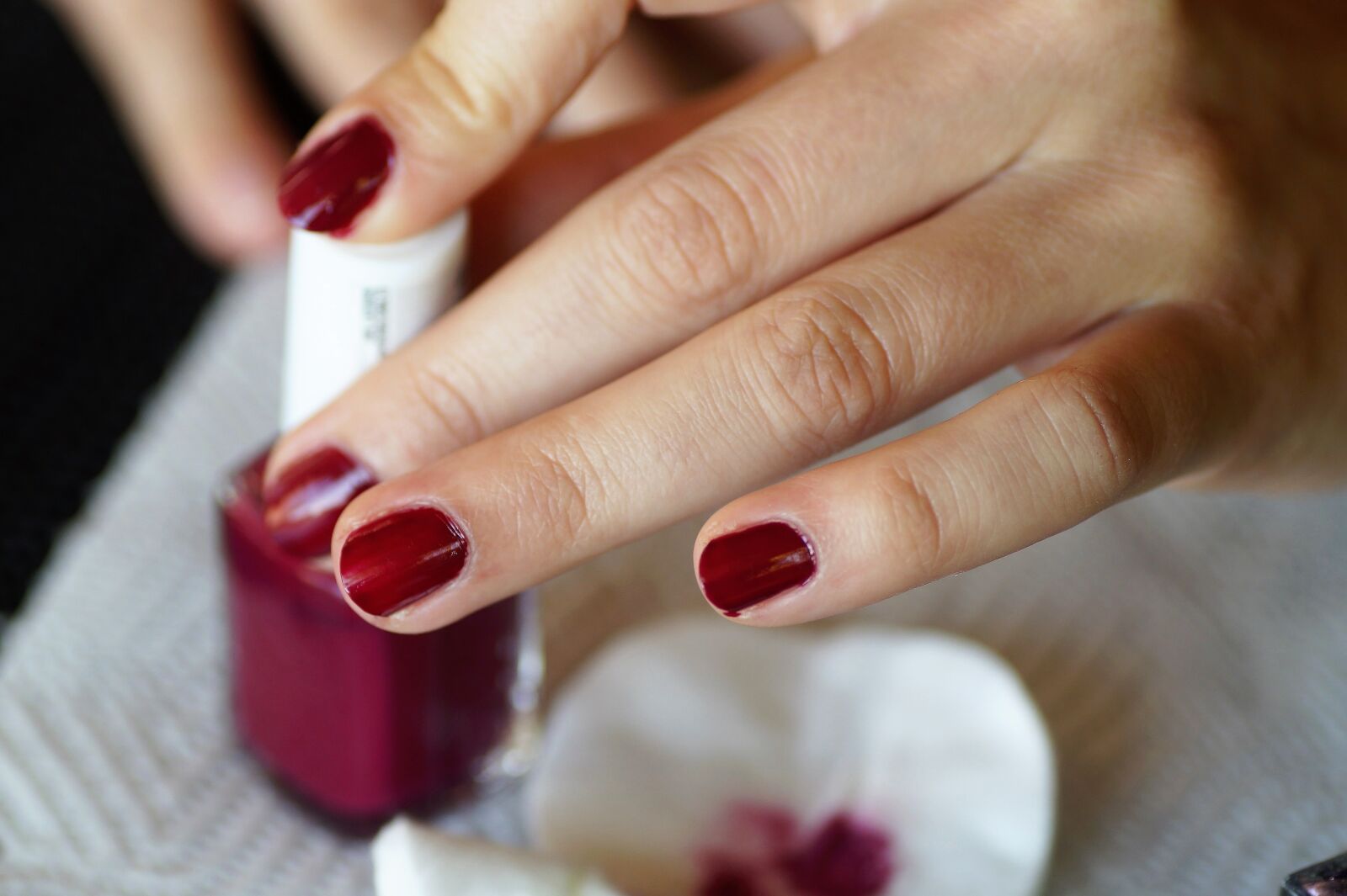 Sony SLT-A58 sample photo. Nails, painting, manicure photography