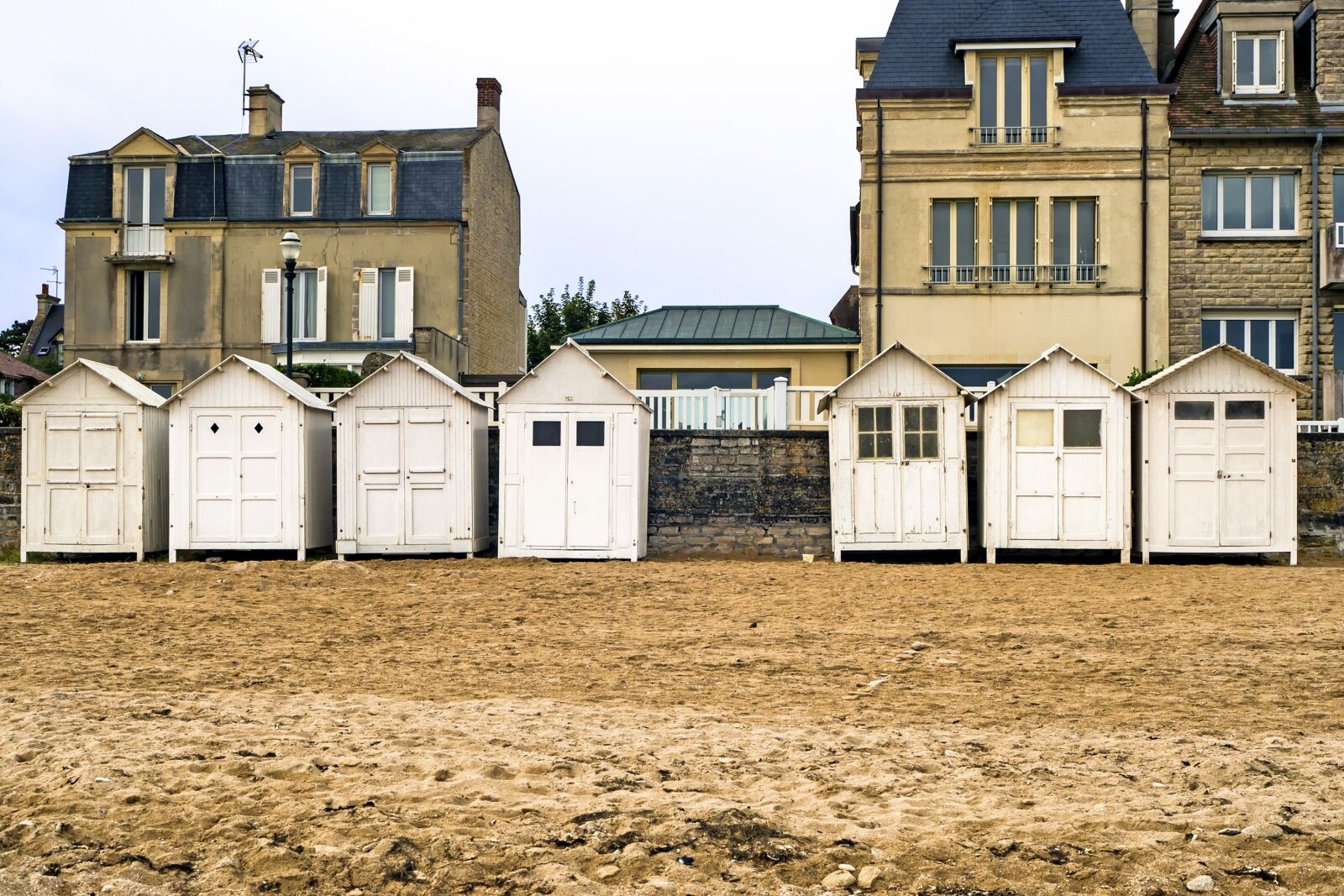 Olympus OM-D E-M10 sample photo. Beach cottage, bath cottage photography