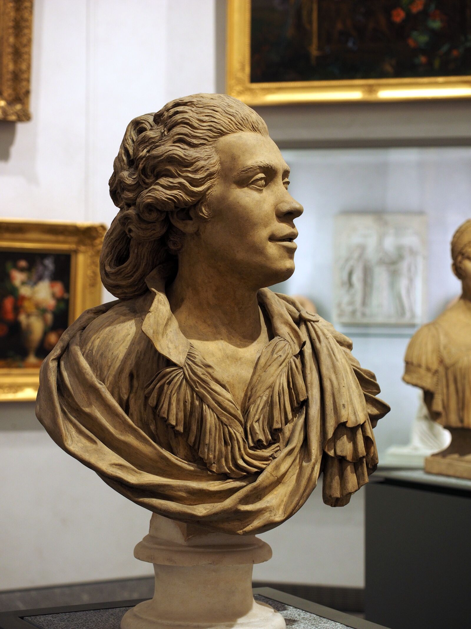 Olympus OM-D E-M1 + Olympus M.Zuiko Digital ED 12-40mm F2.8 Pro sample photo. Sculpture, museum, bust photography