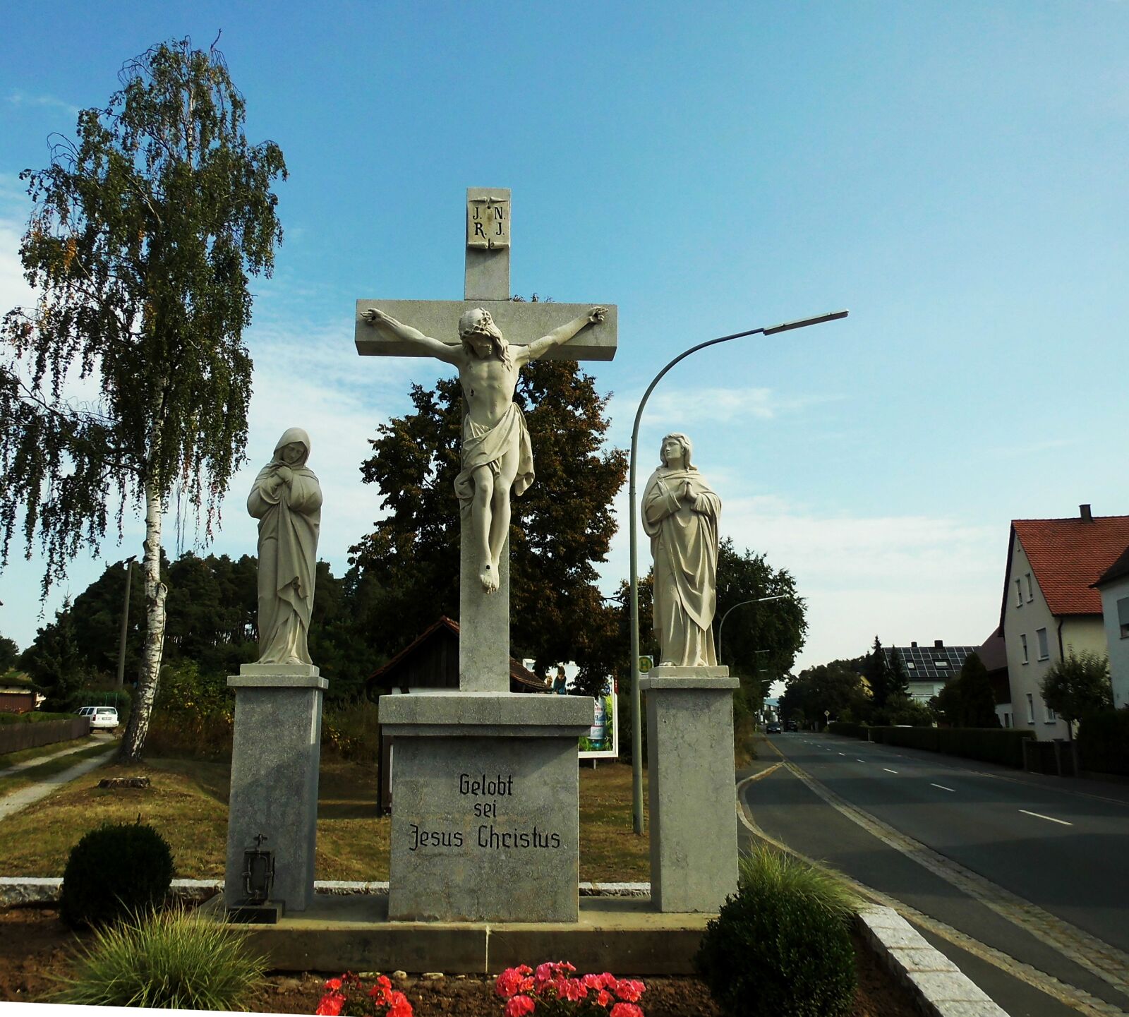MEDION MD86824 sample photo. Hausen, bavaria, cross photography